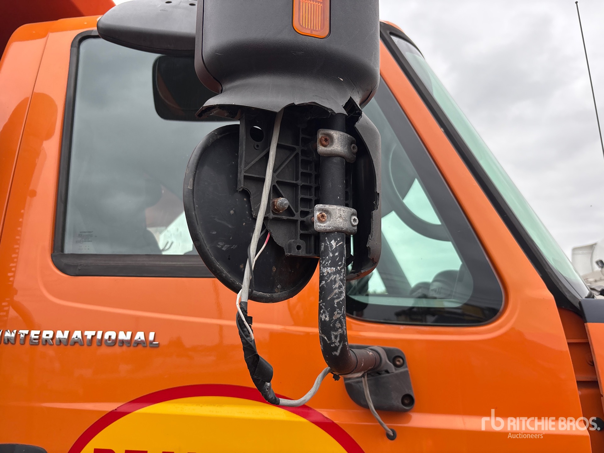 2005 International 7400