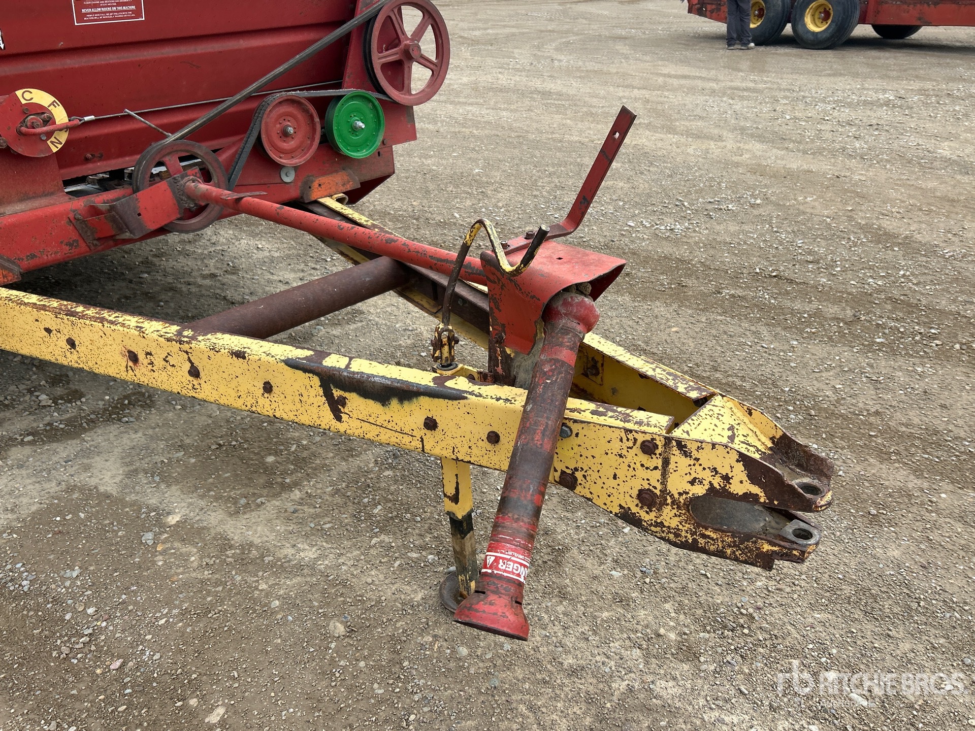 New Holland 795