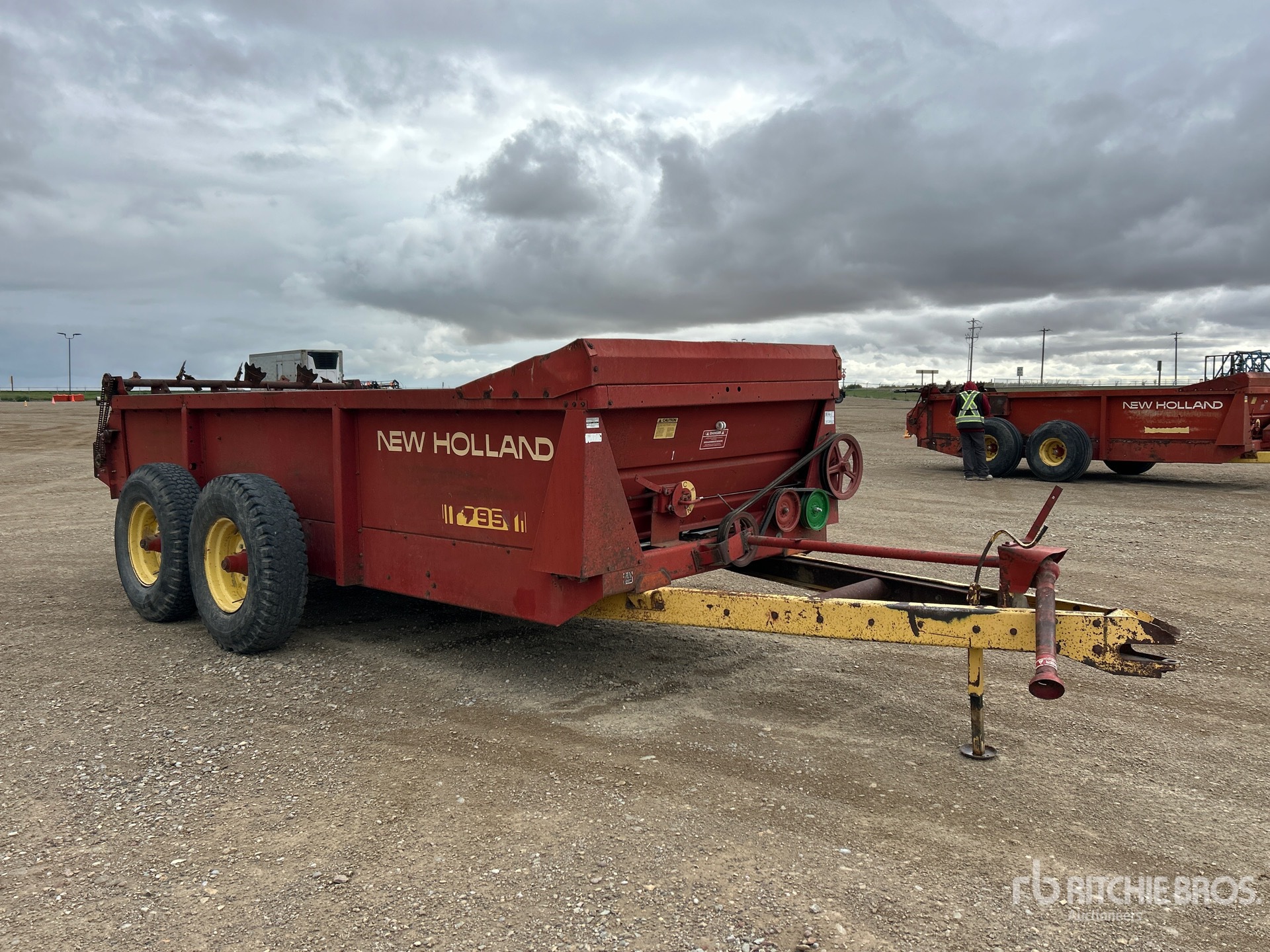 New Holland 795