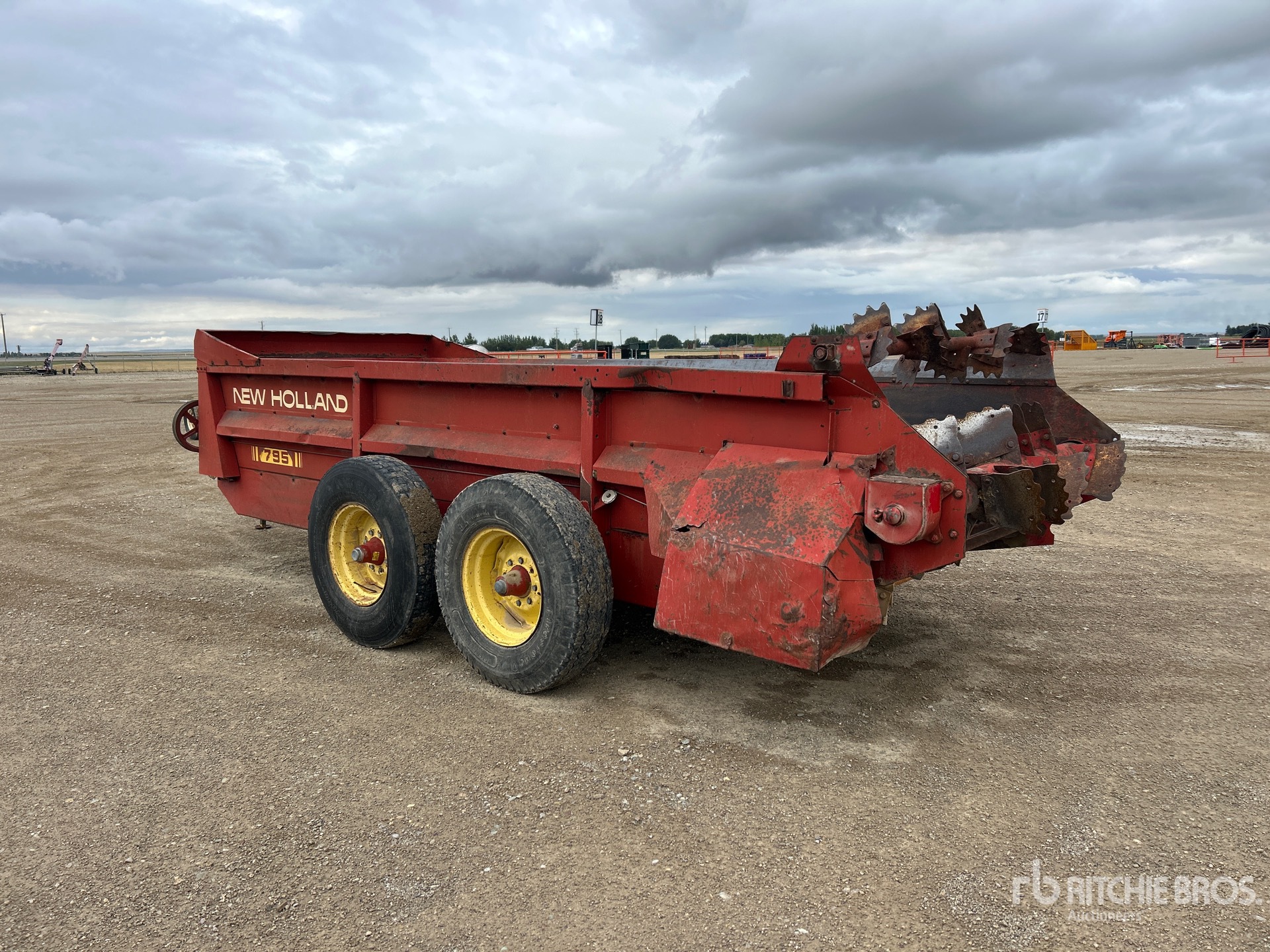 New Holland 795