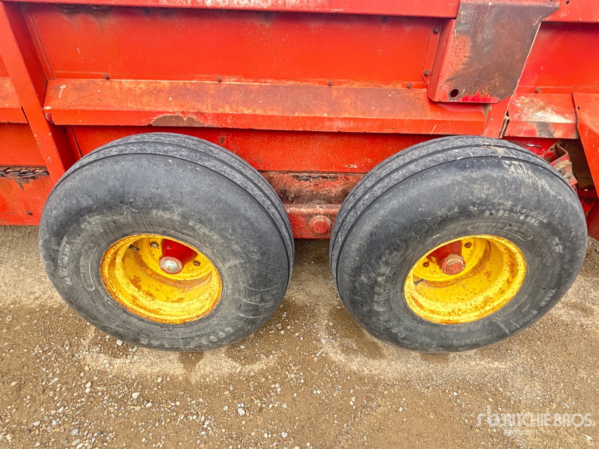 New Holland 795