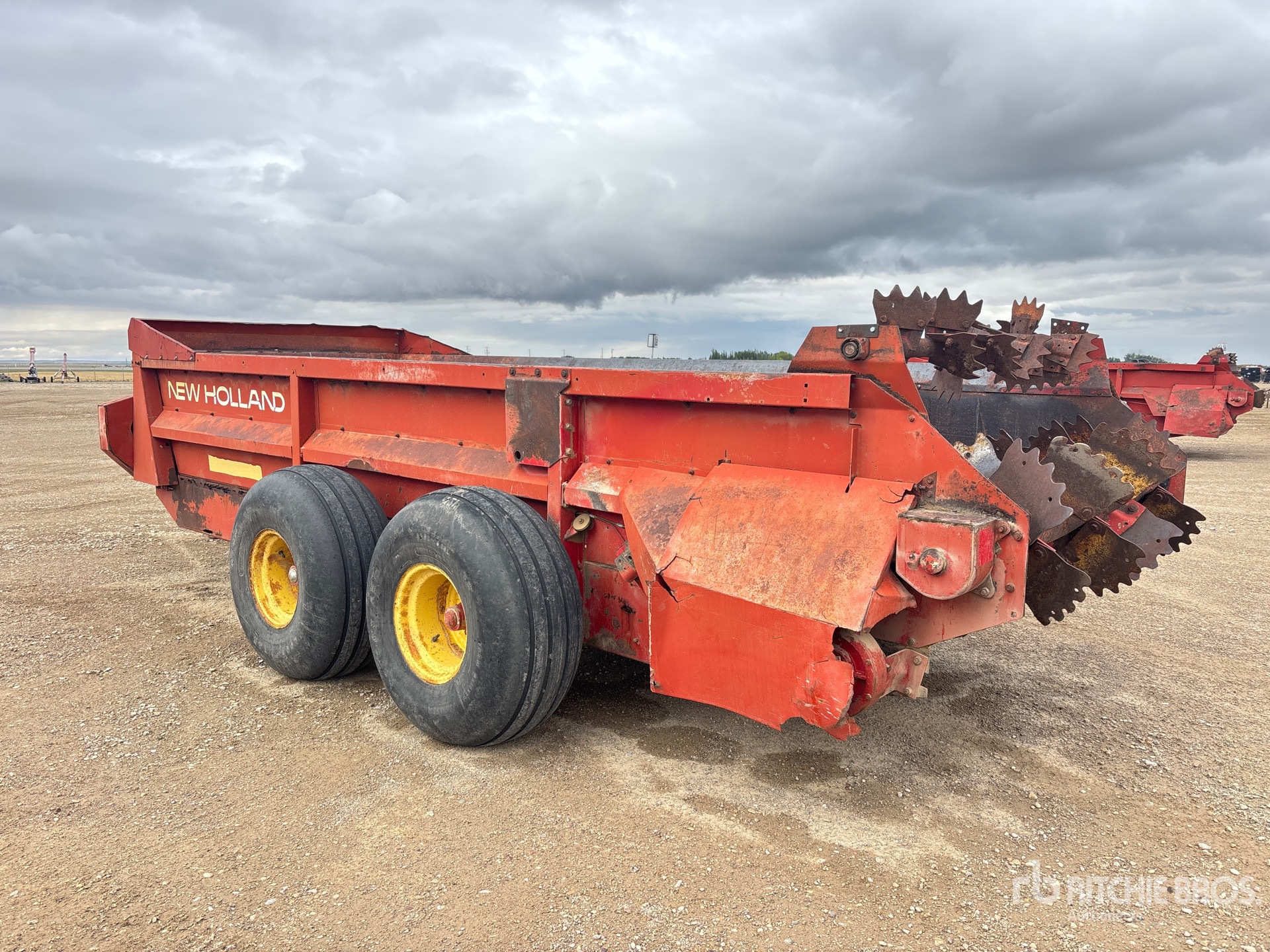 New Holland 795