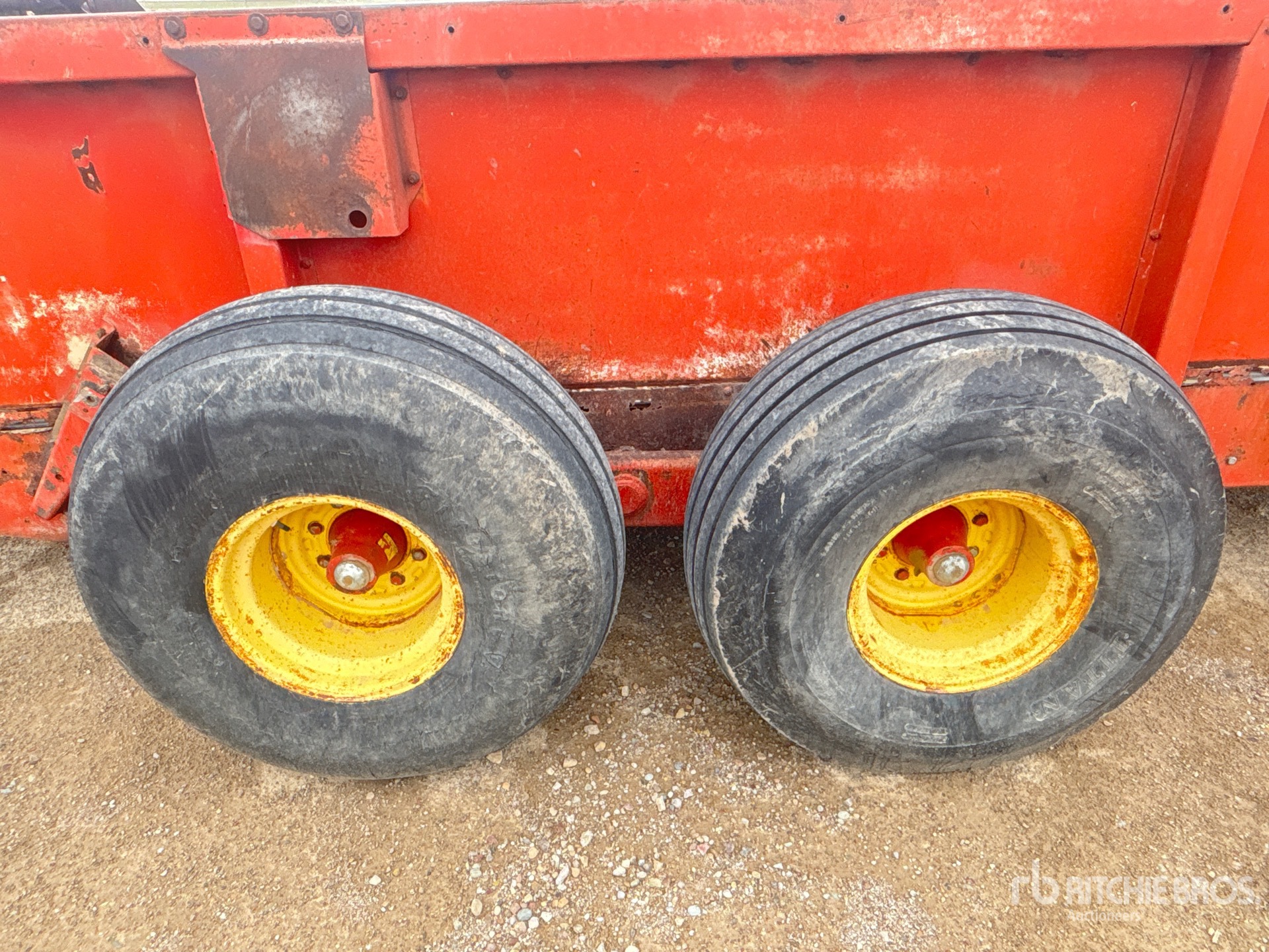 New Holland 795