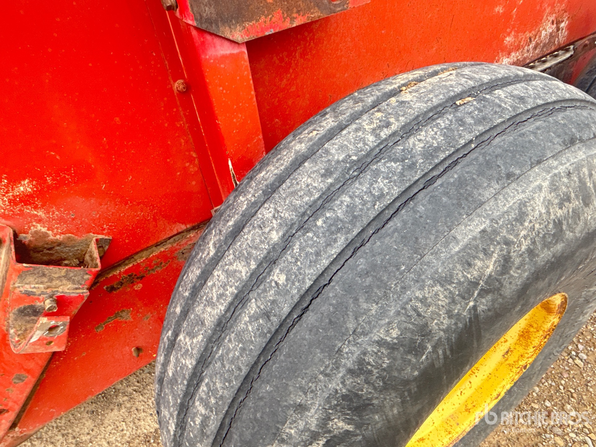 New Holland 795