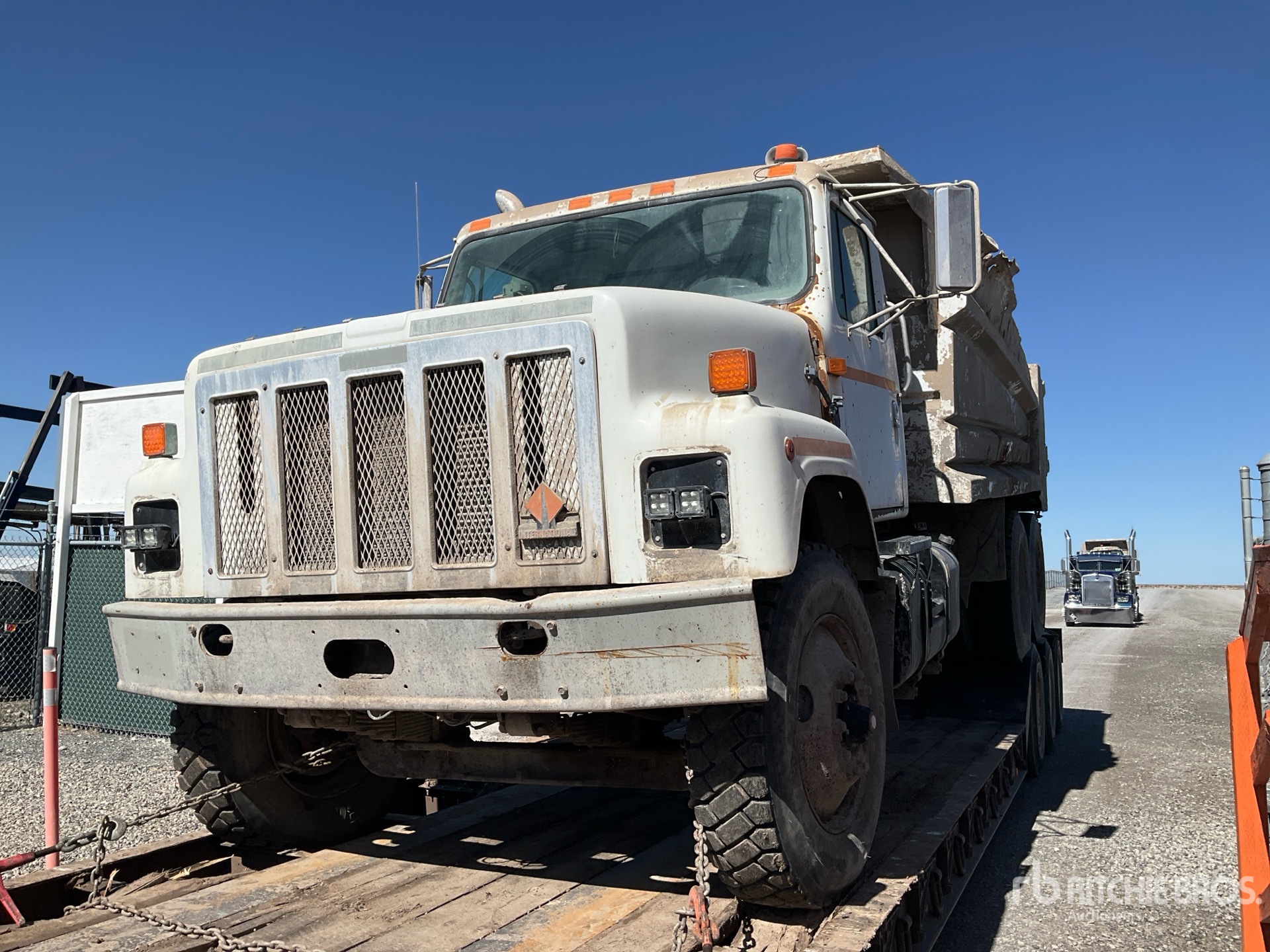 2000 International 2574