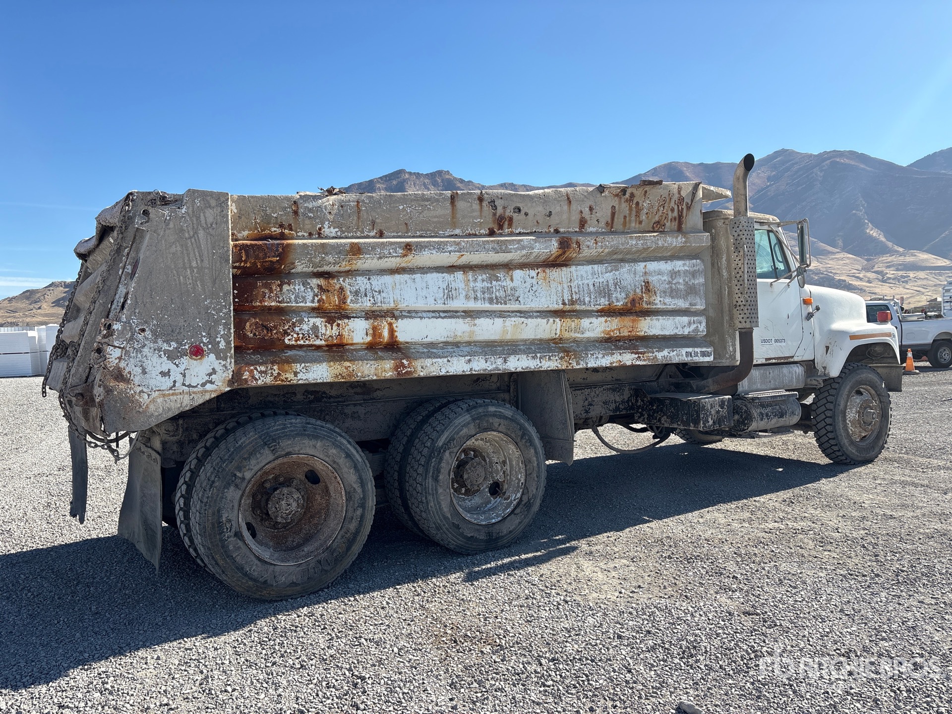 2000 International 2574