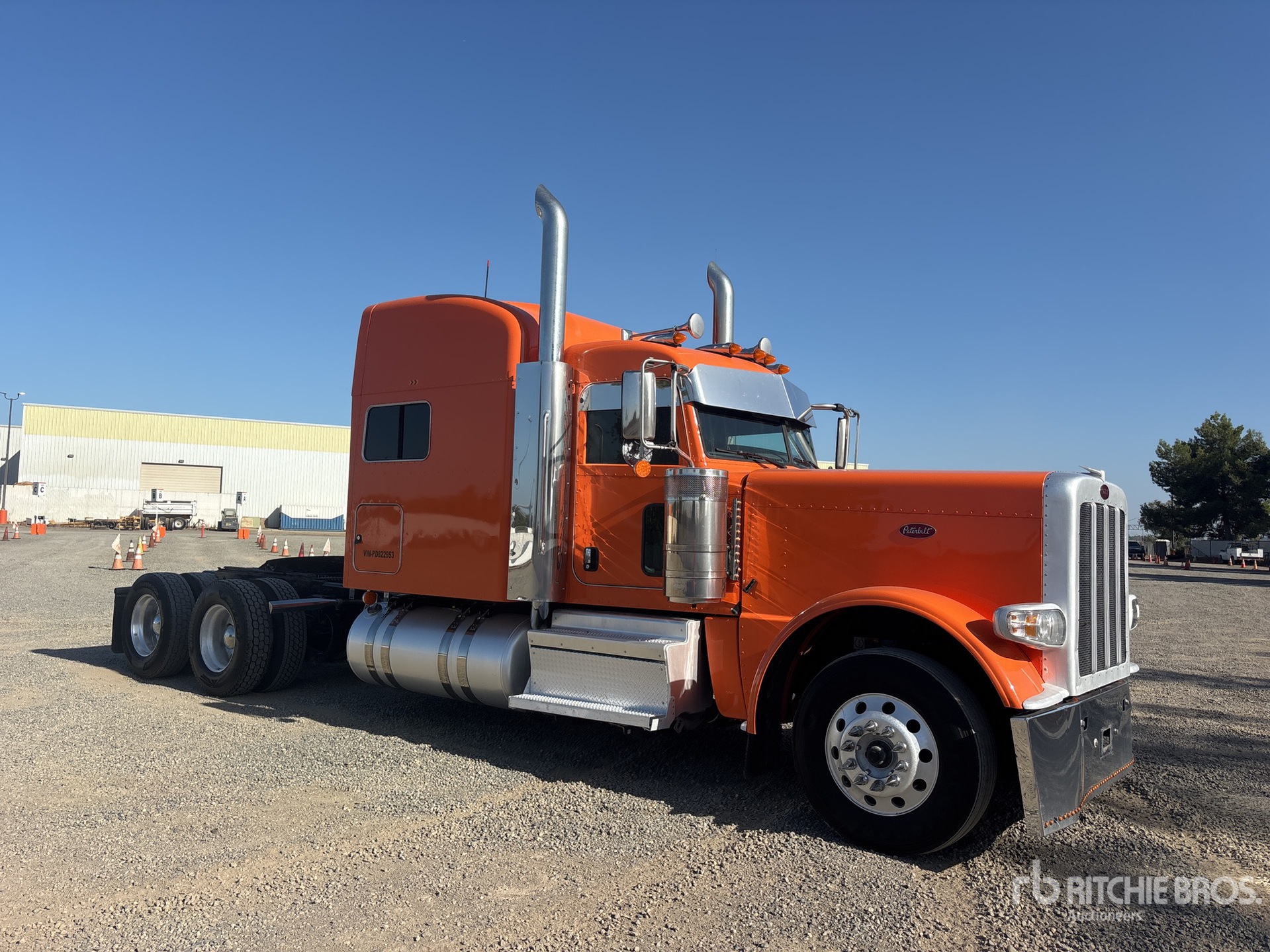 2023 Peterbilt 389