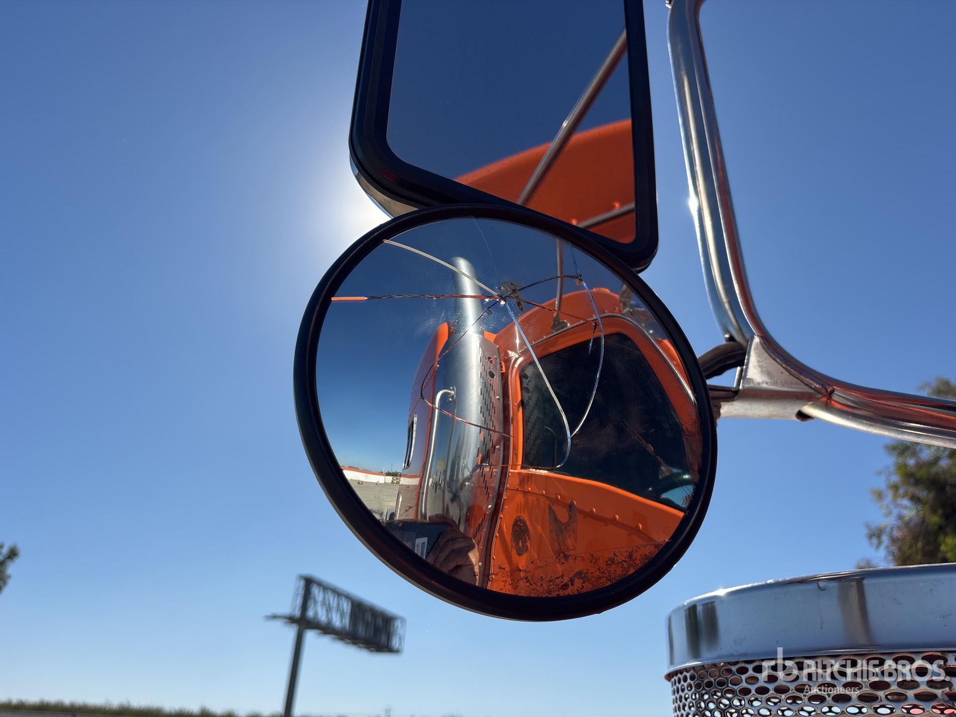 2023 Peterbilt 389