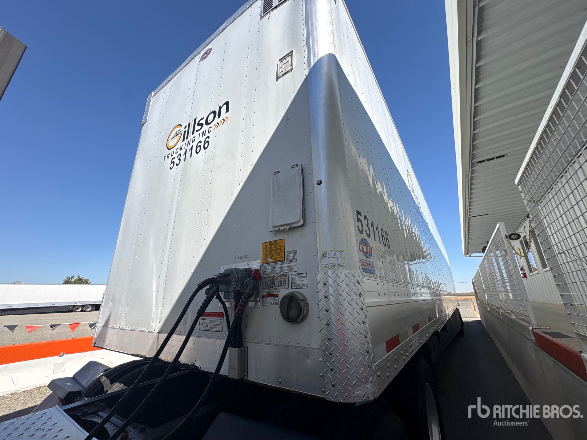 2022 Utility 53 FT T/A