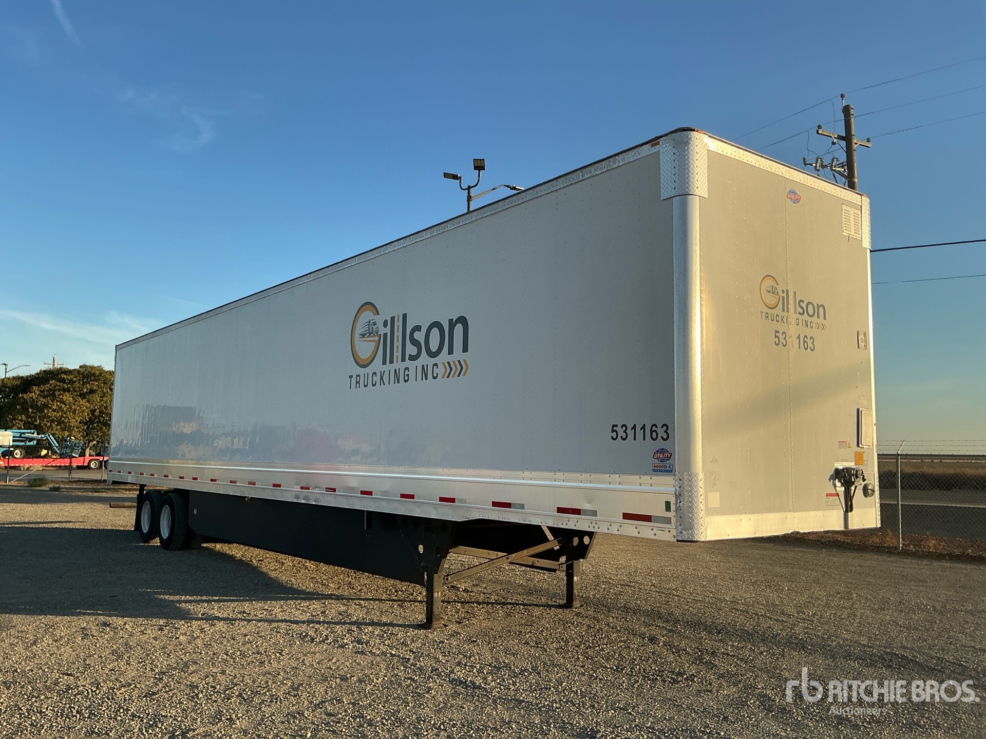 2022 Utility 53 FT T/A