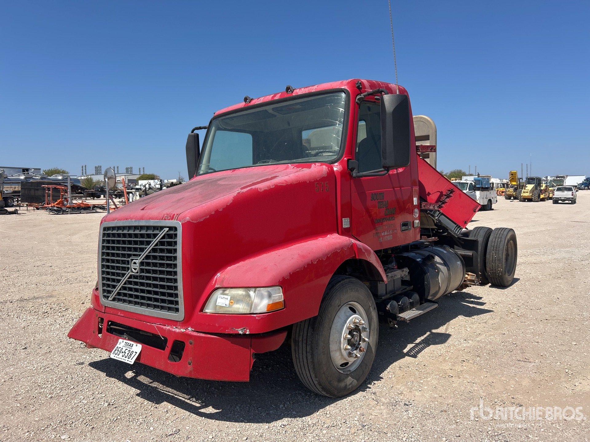 2013 Volvo VNM