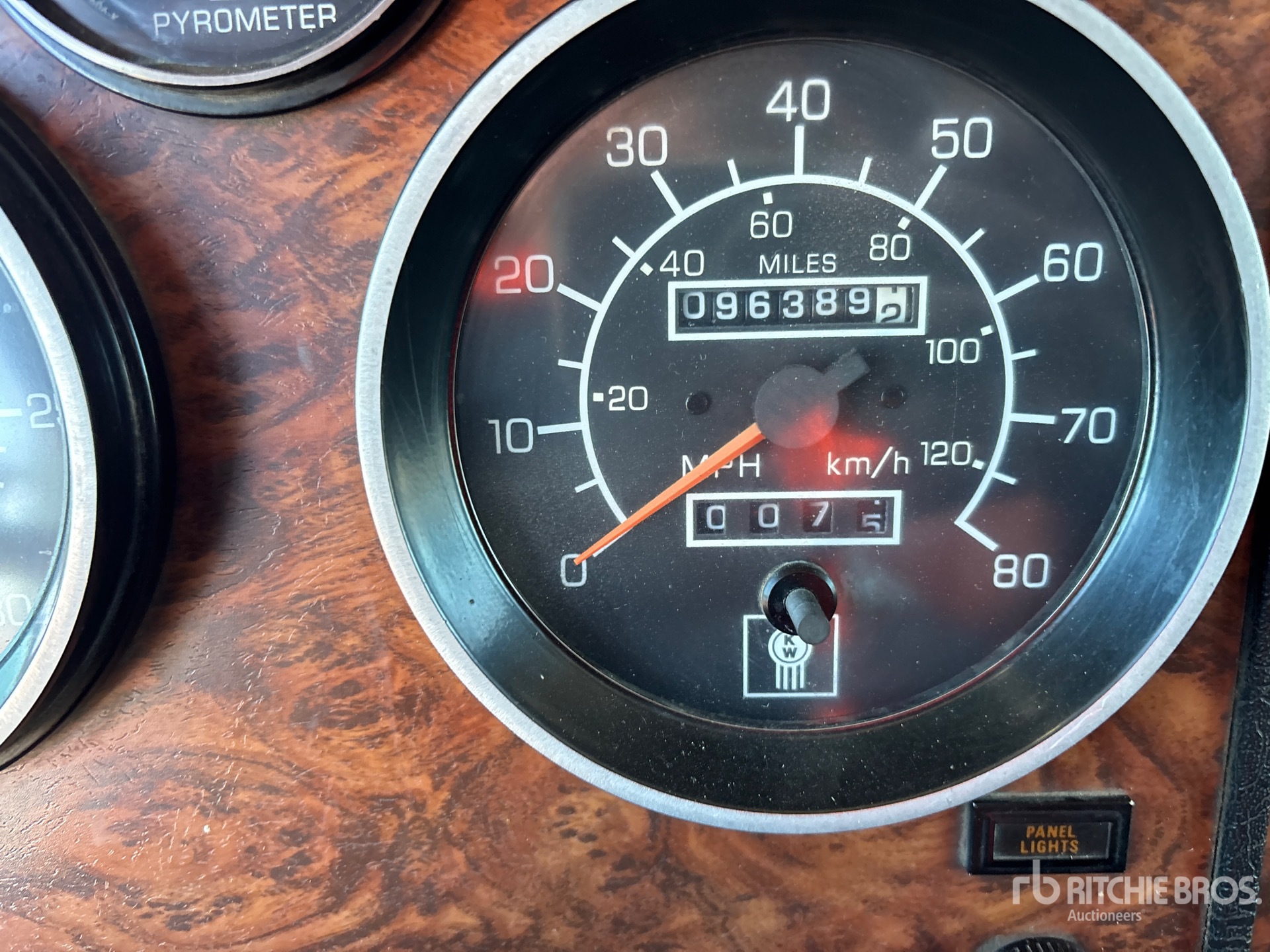 2000 Kenworth T800