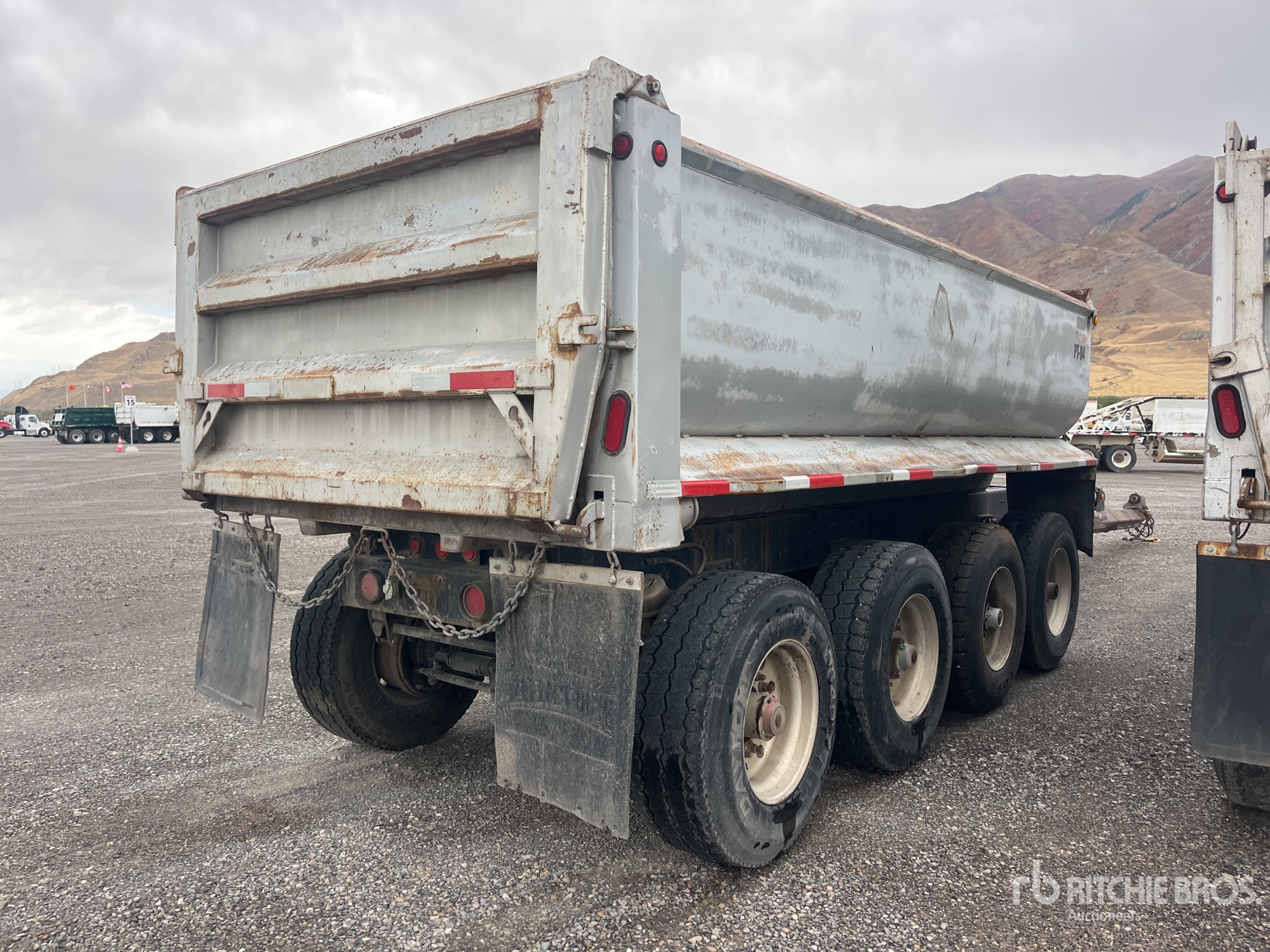 1998 Beall 17 ft T/A