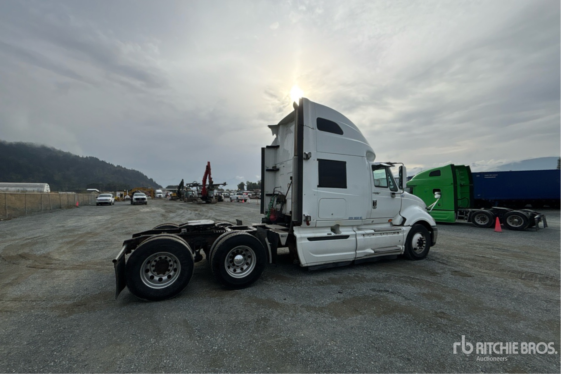 2014 International PROSTAR+ 122