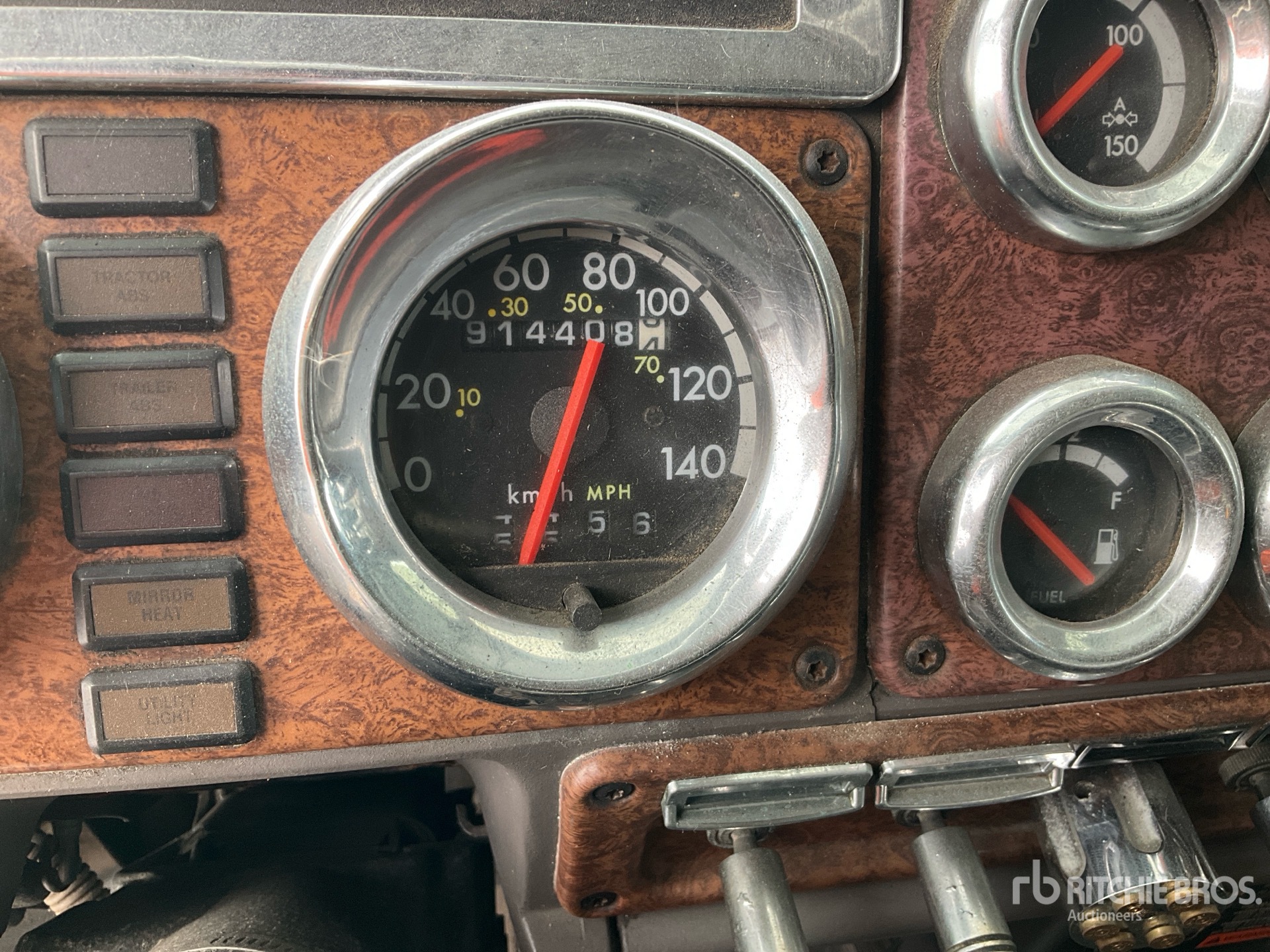 2003 Freightliner FLD120