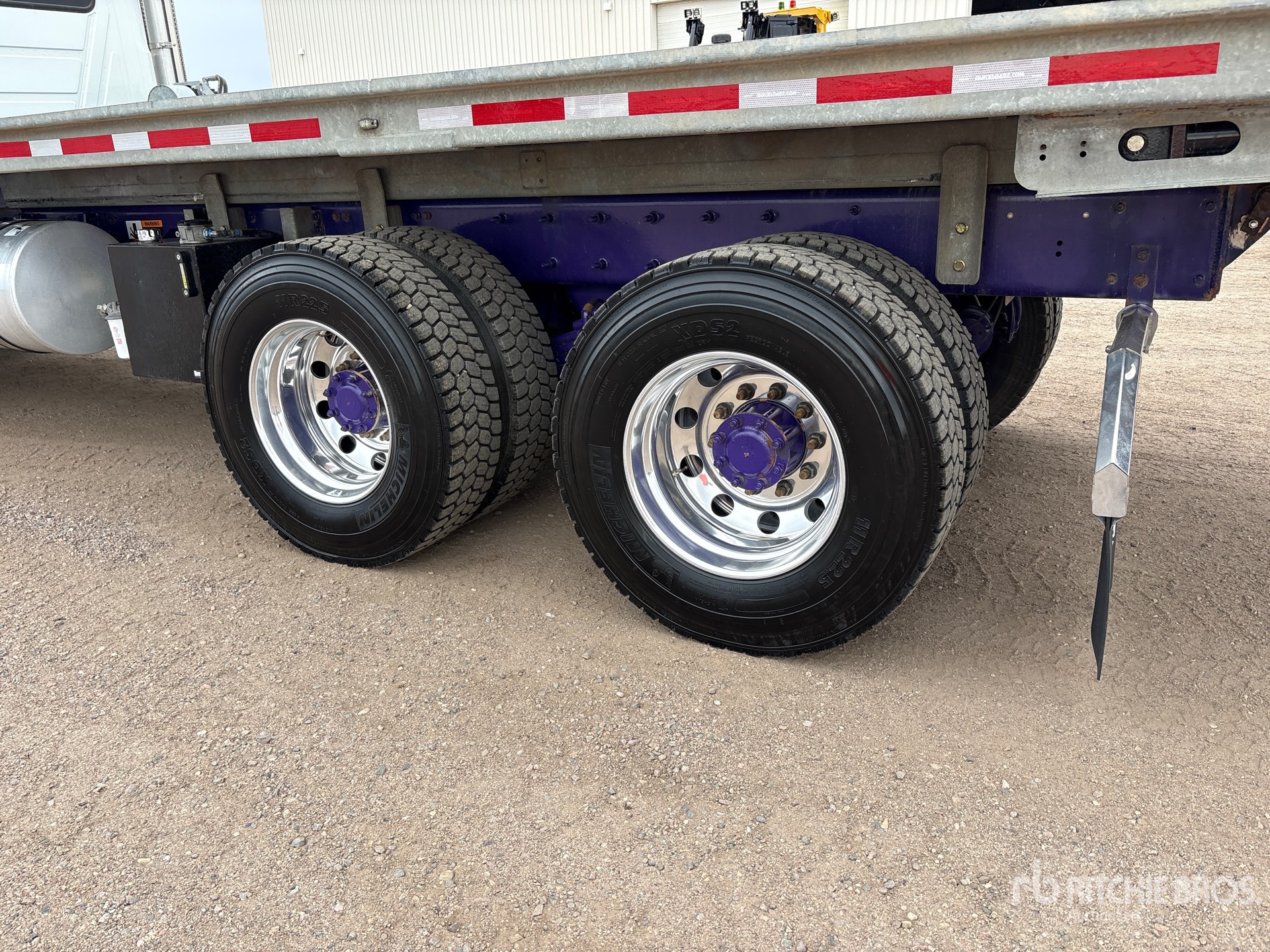 2023 Mack GR64FT