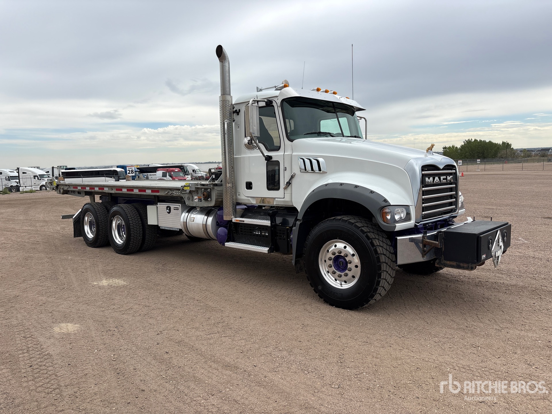 2023 Mack GR64FT