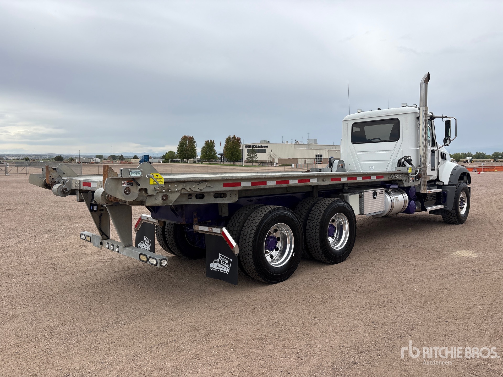 2023 Mack GR64FT