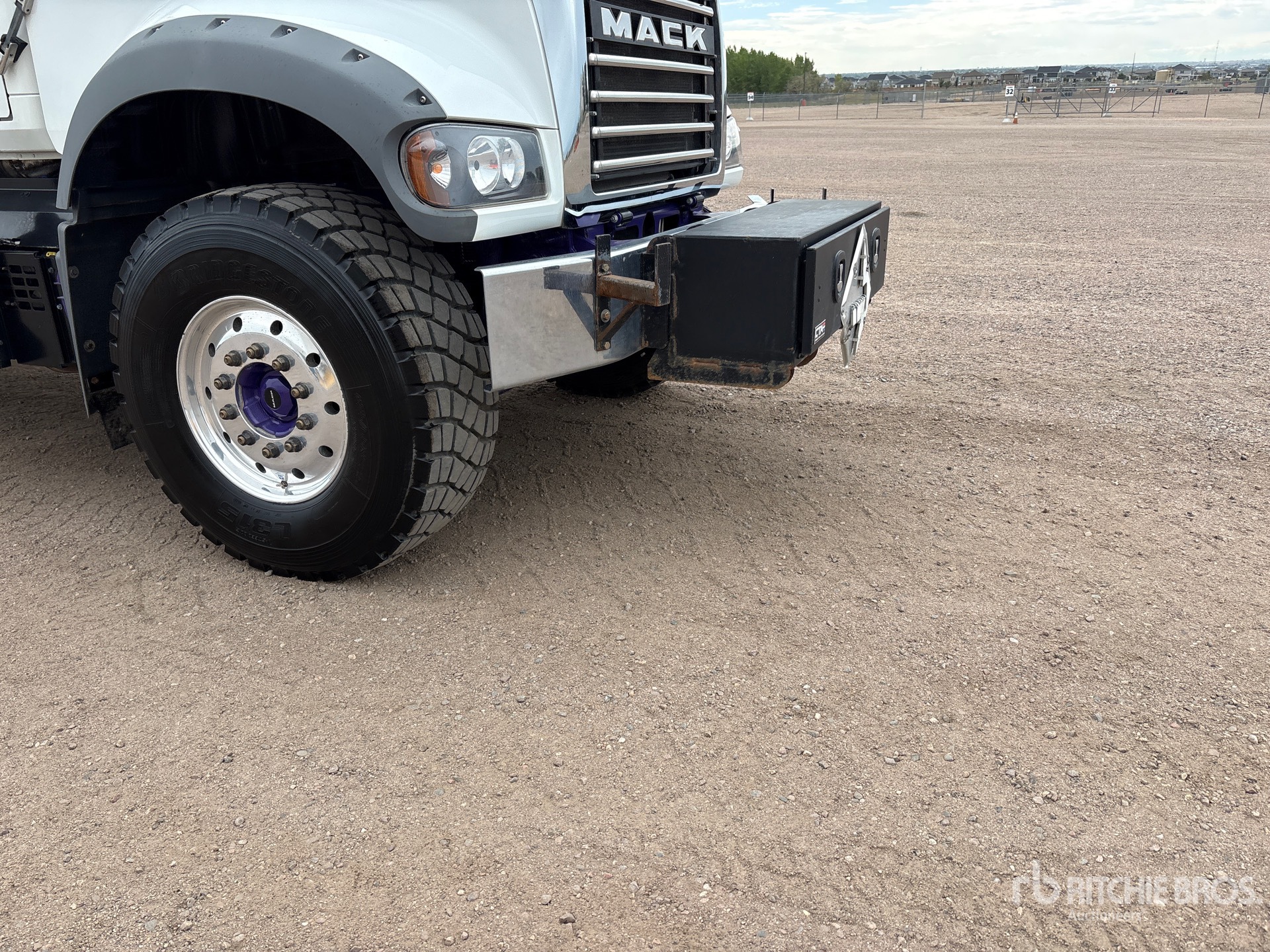 2023 Mack GR64FT