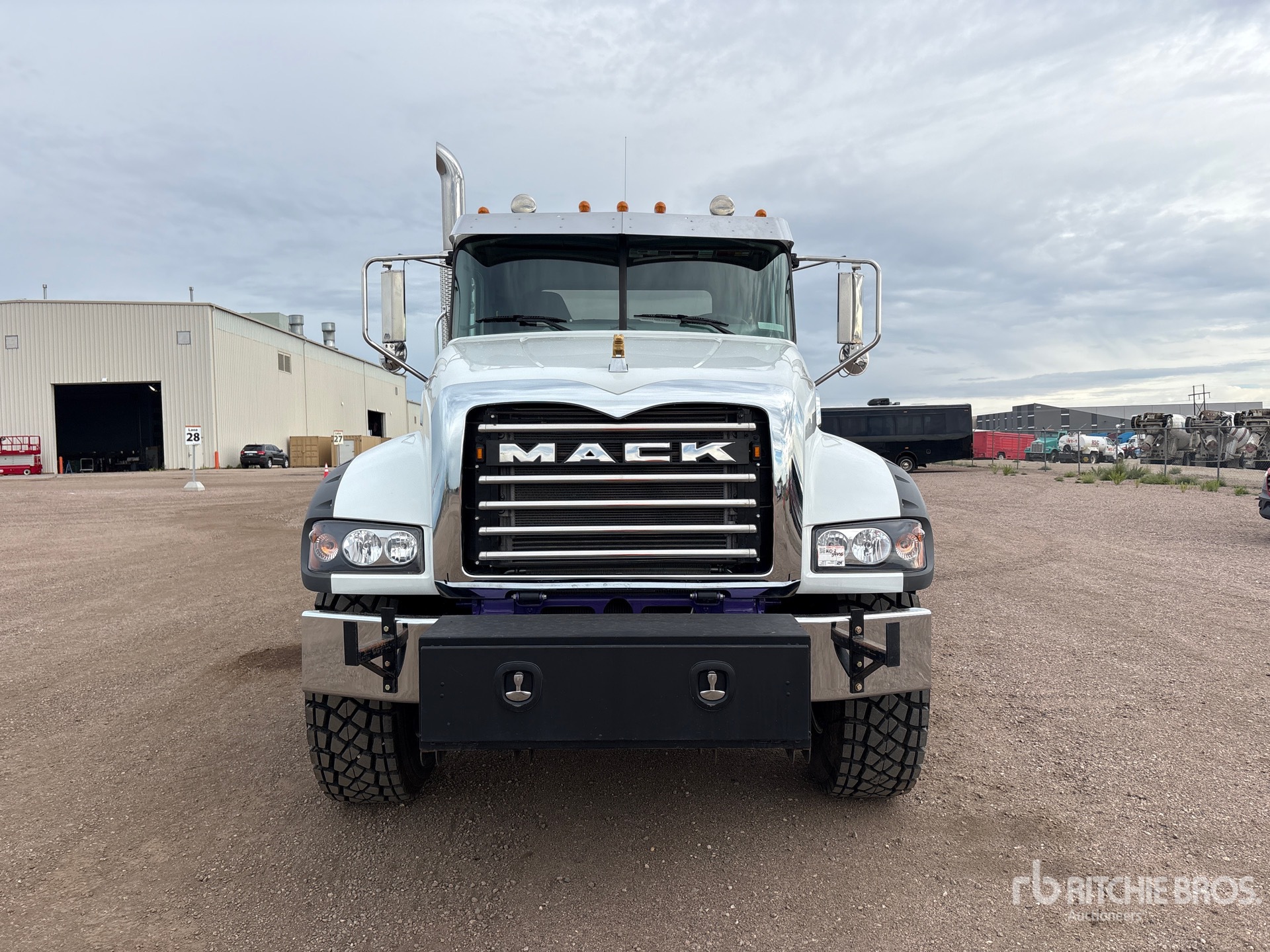 2023 Mack GR64FT