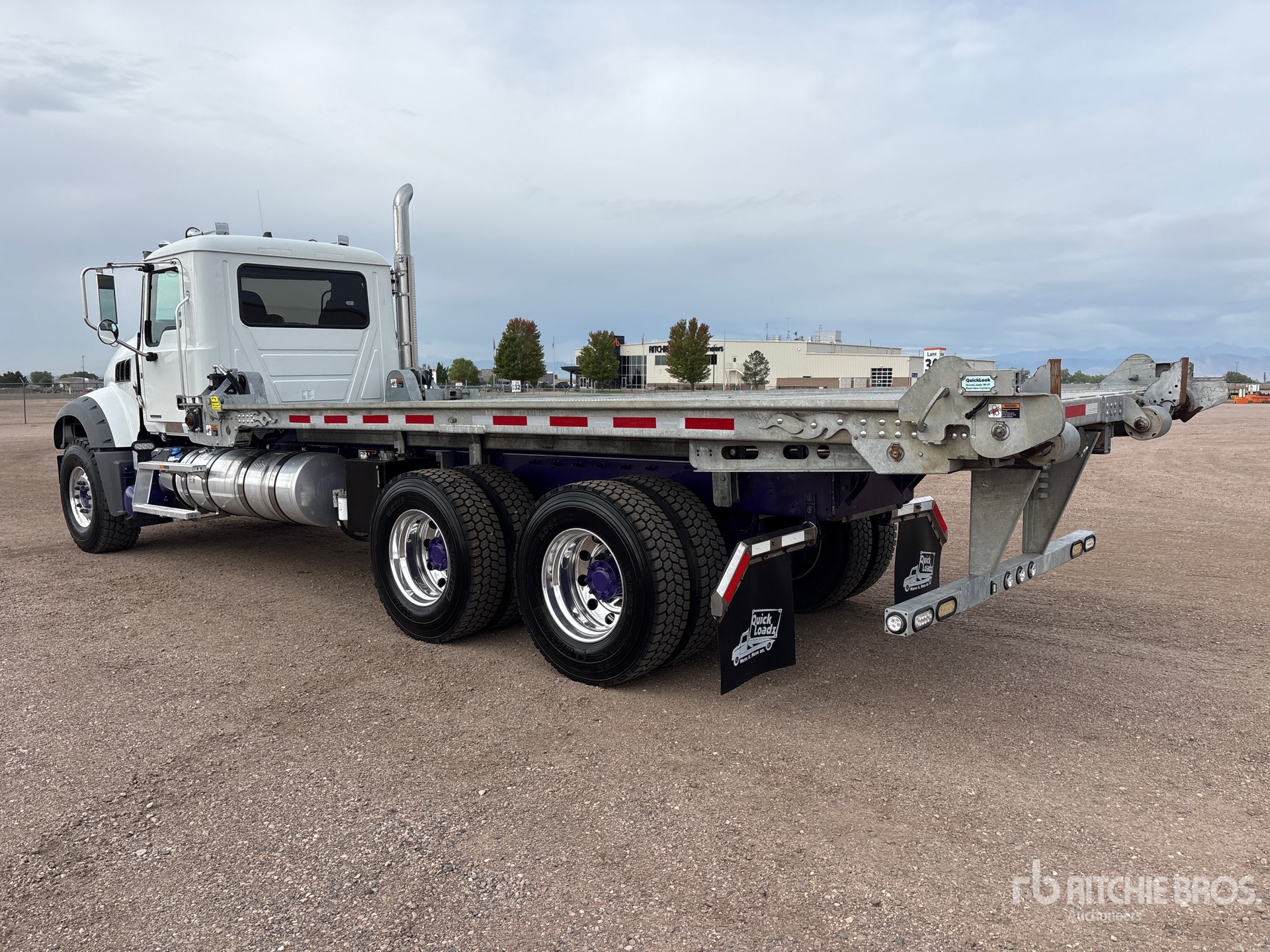 2023 Mack GR64FT