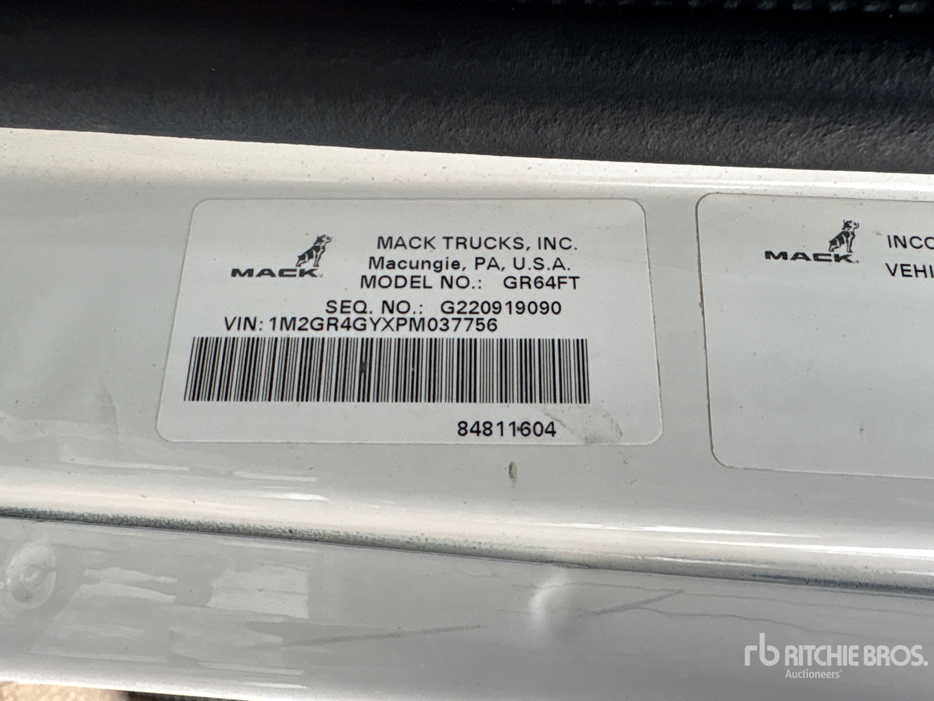 2023 Mack GR64FT