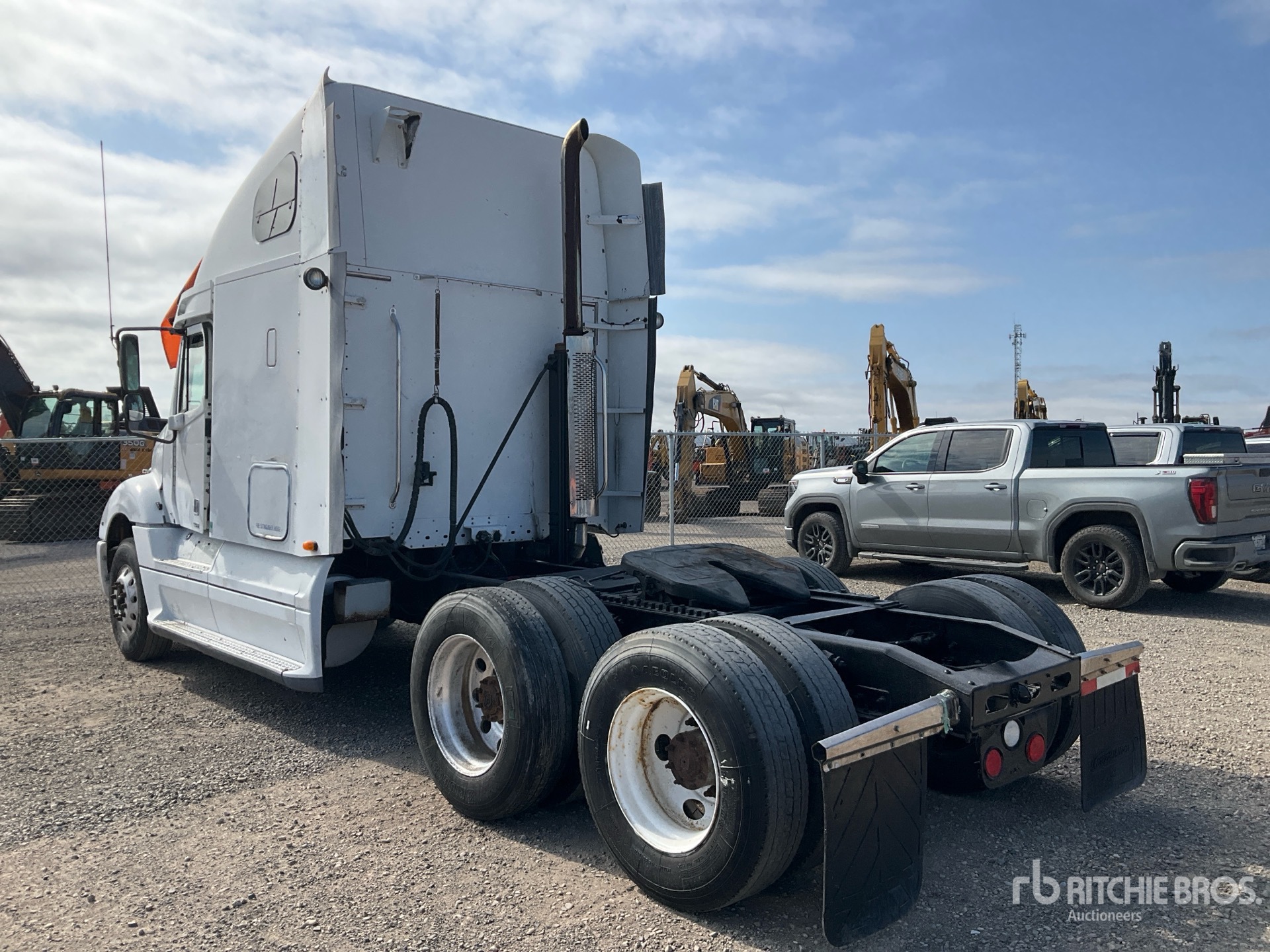 2005 Freightliner Columbia 120