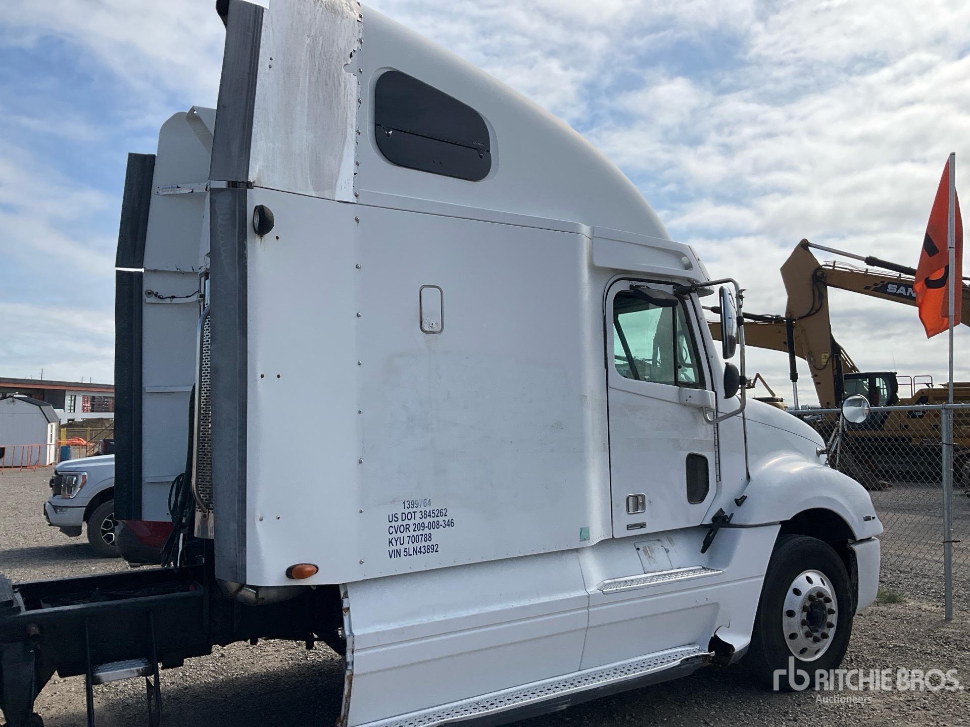 2005 Freightliner Columbia 120