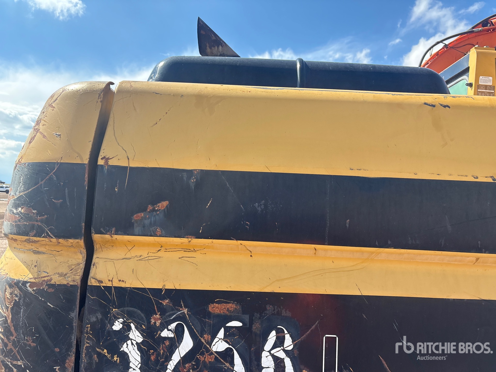 1996 Caterpillar 325B L