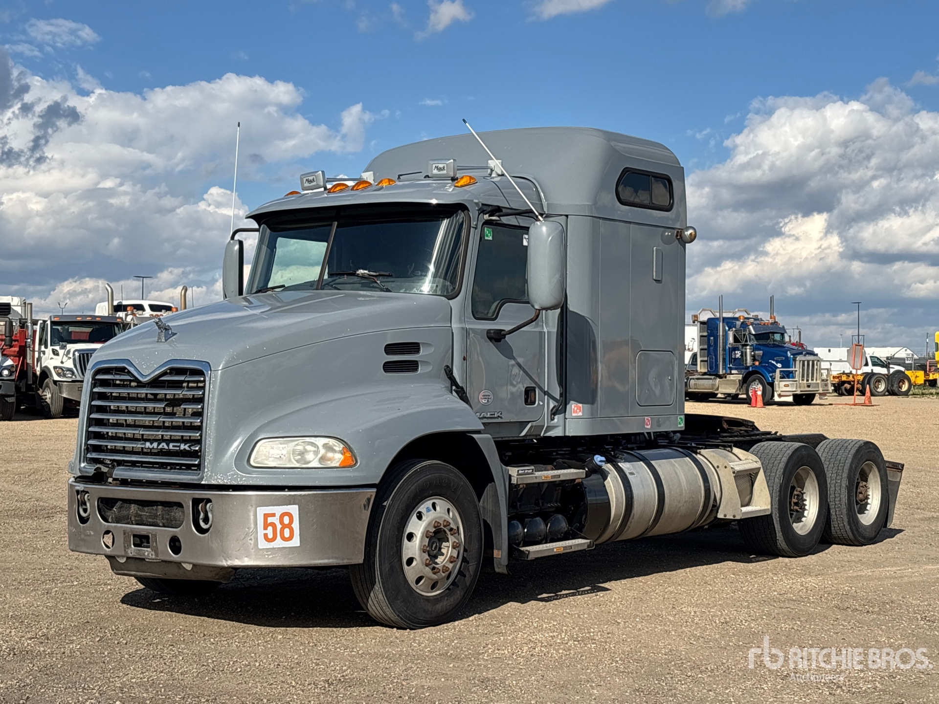 2015 Mack CXU613