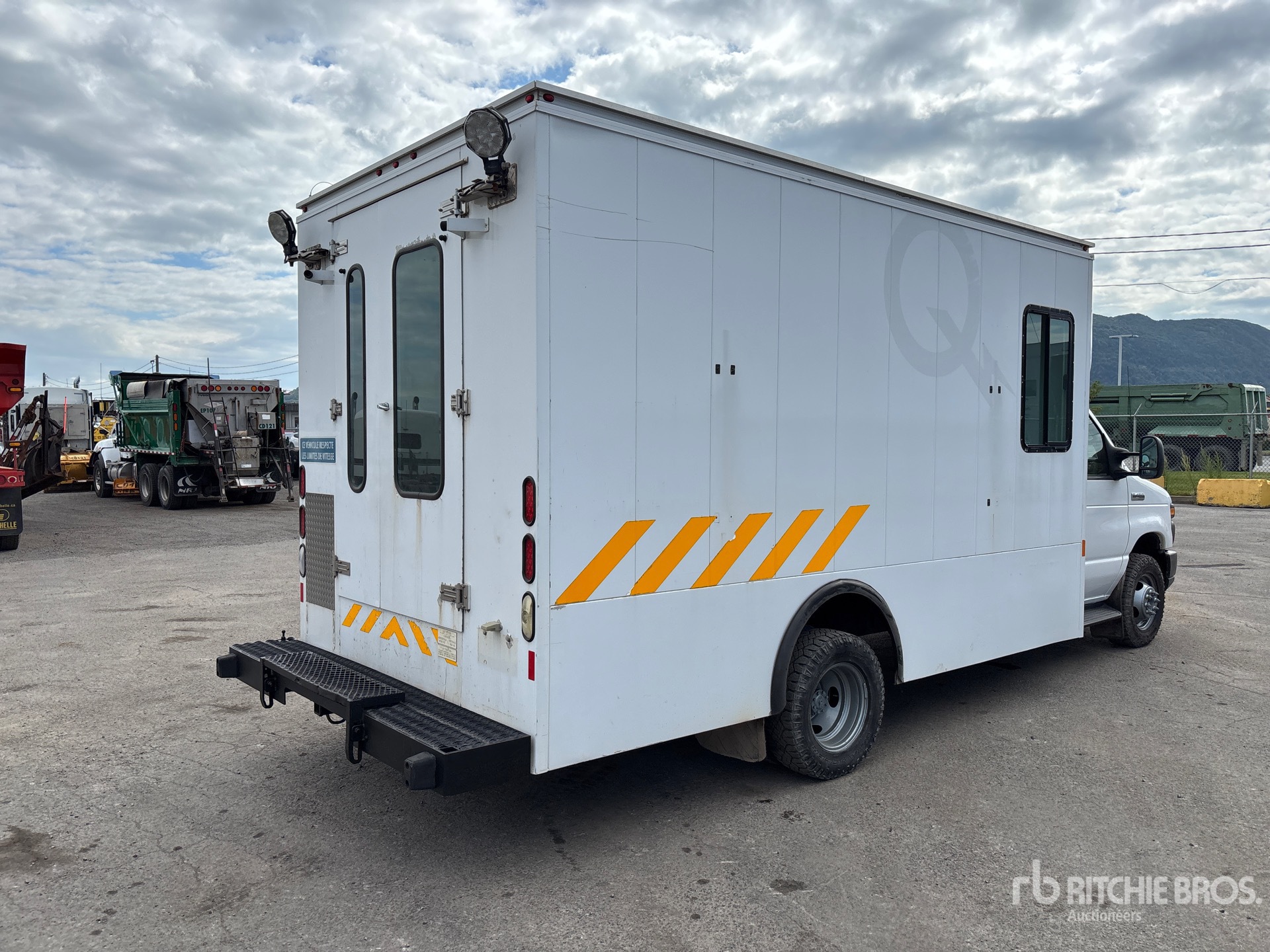 2010 Ford E-450