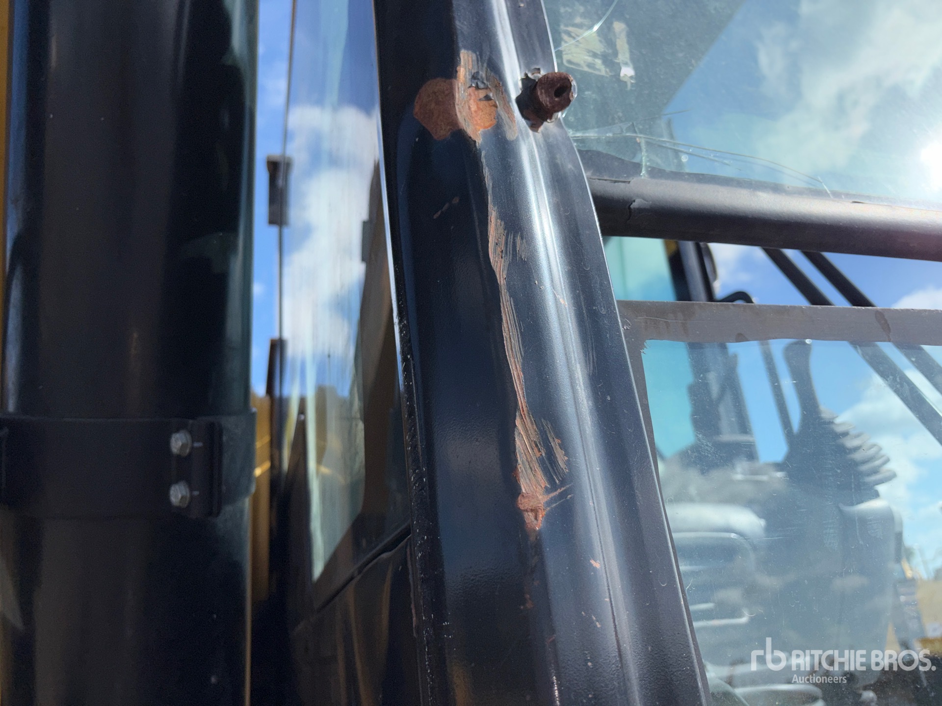 2018 Caterpillar 352FLRE