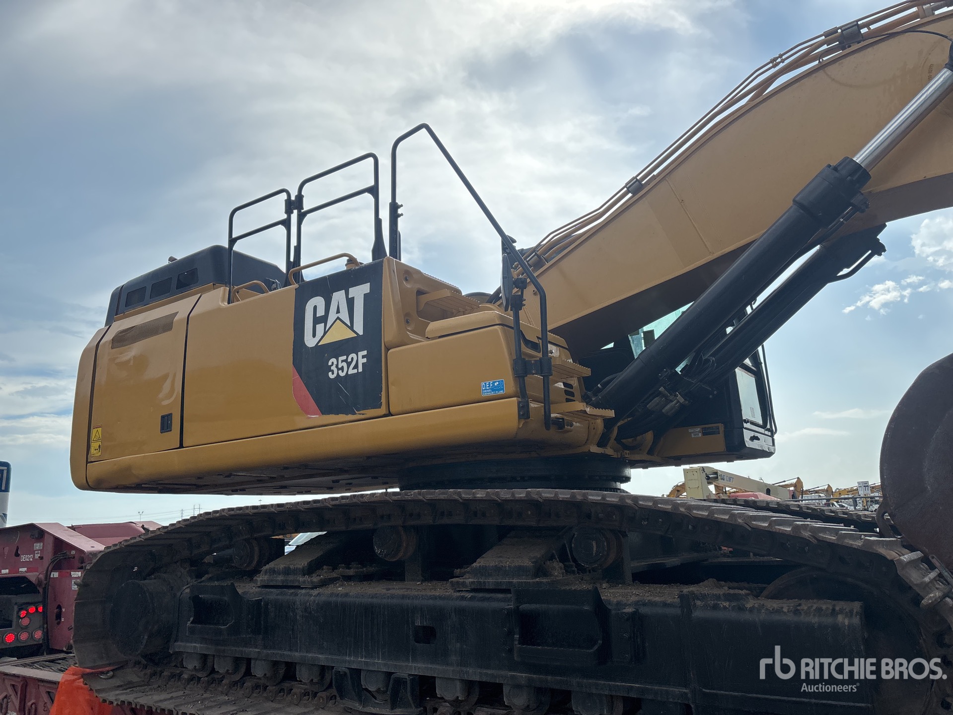 2018 Caterpillar 352FLRE