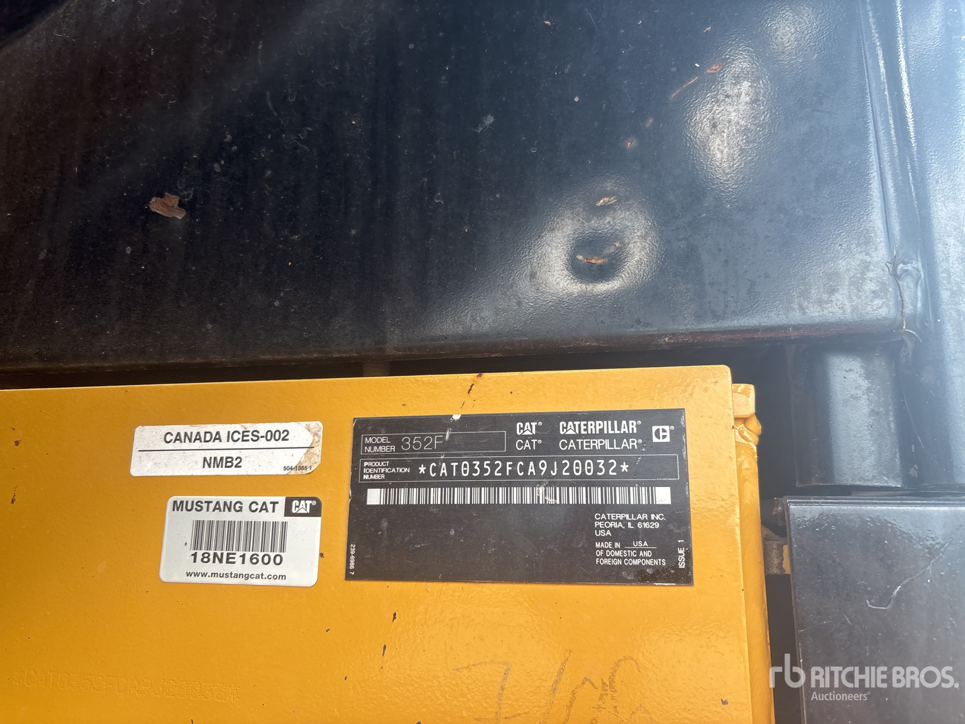 2018 Caterpillar 352FLRE