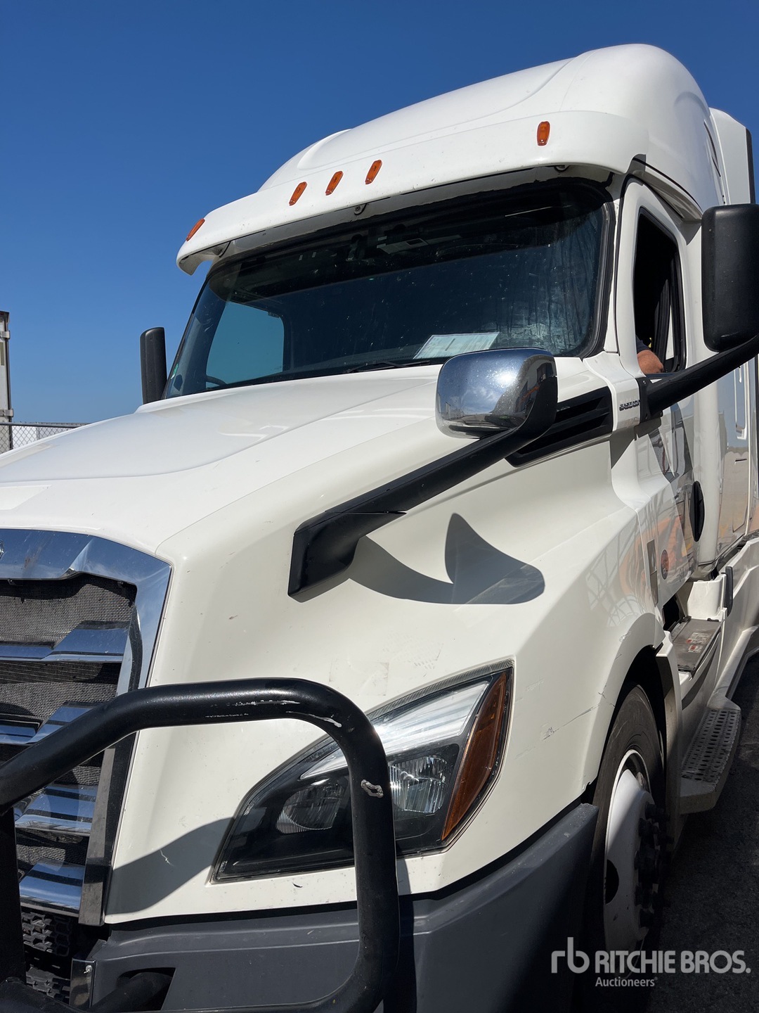 2020 Freightliner CASCADIA 126