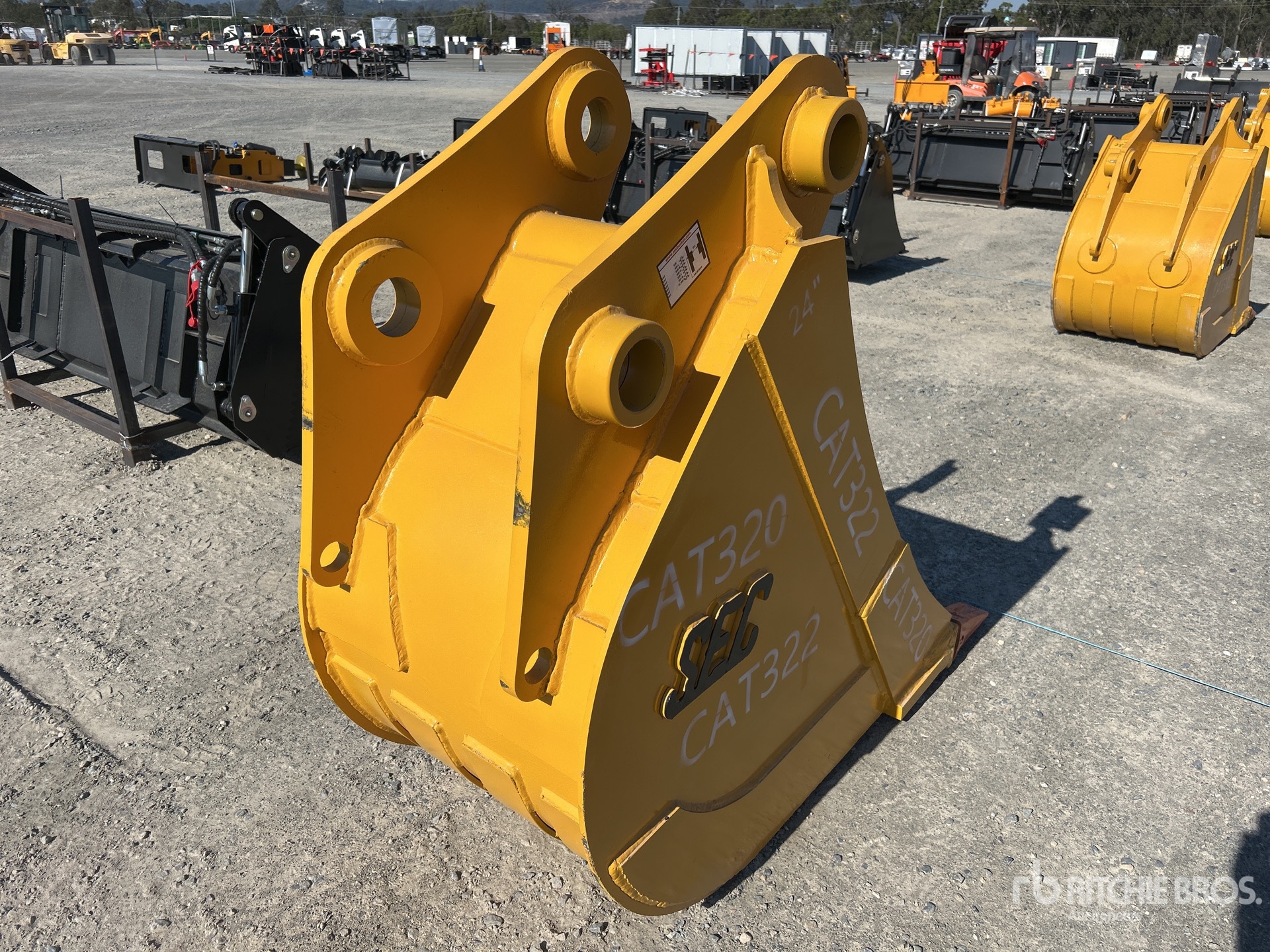 2026 SEC 24 in. to fit Cat 320 digging (Unused)