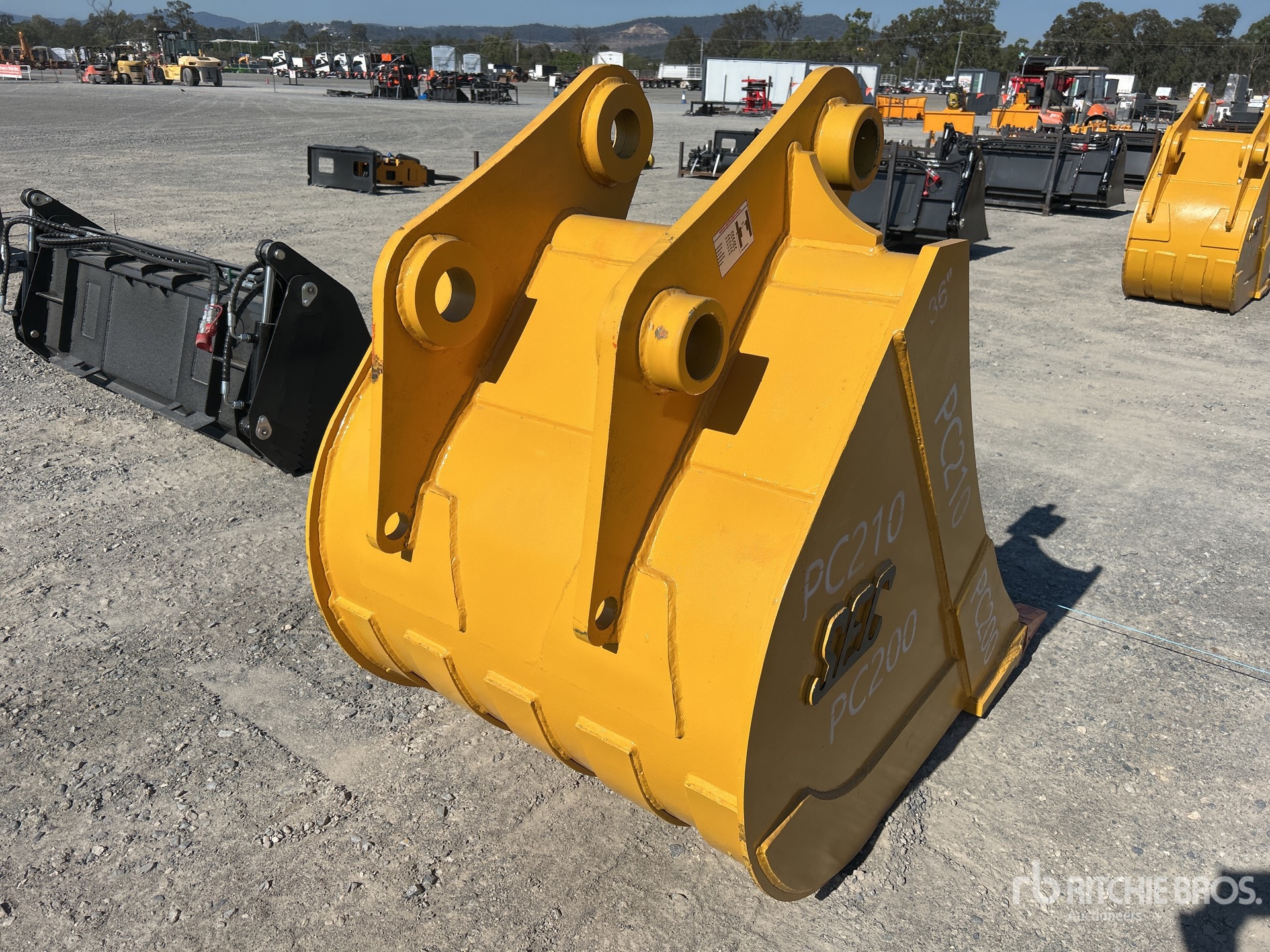 2026 SEC 36 in. to fit PC200 digging (Unused)