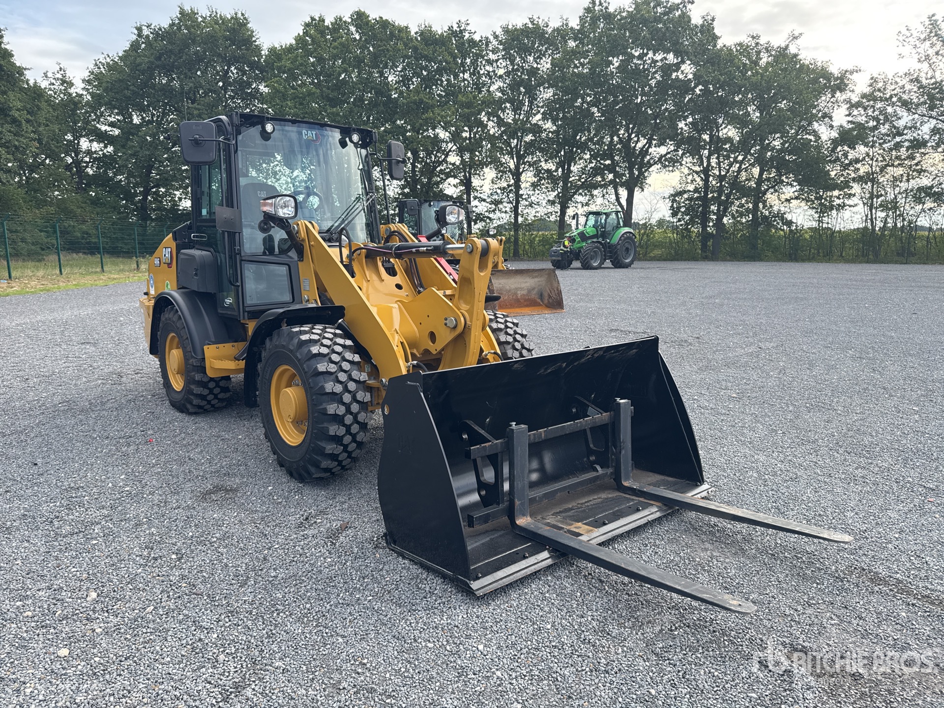 2024 Caterpillar 906