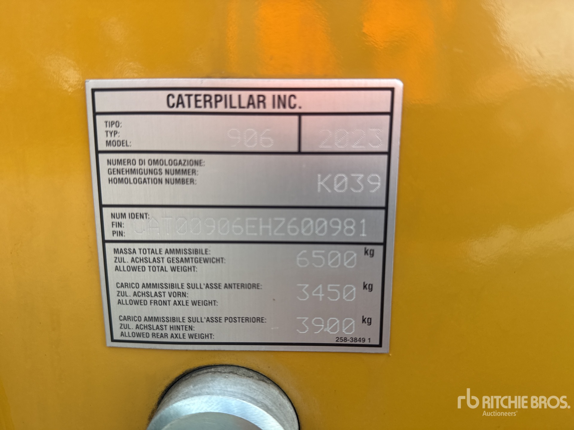 2023 Caterpillar 906