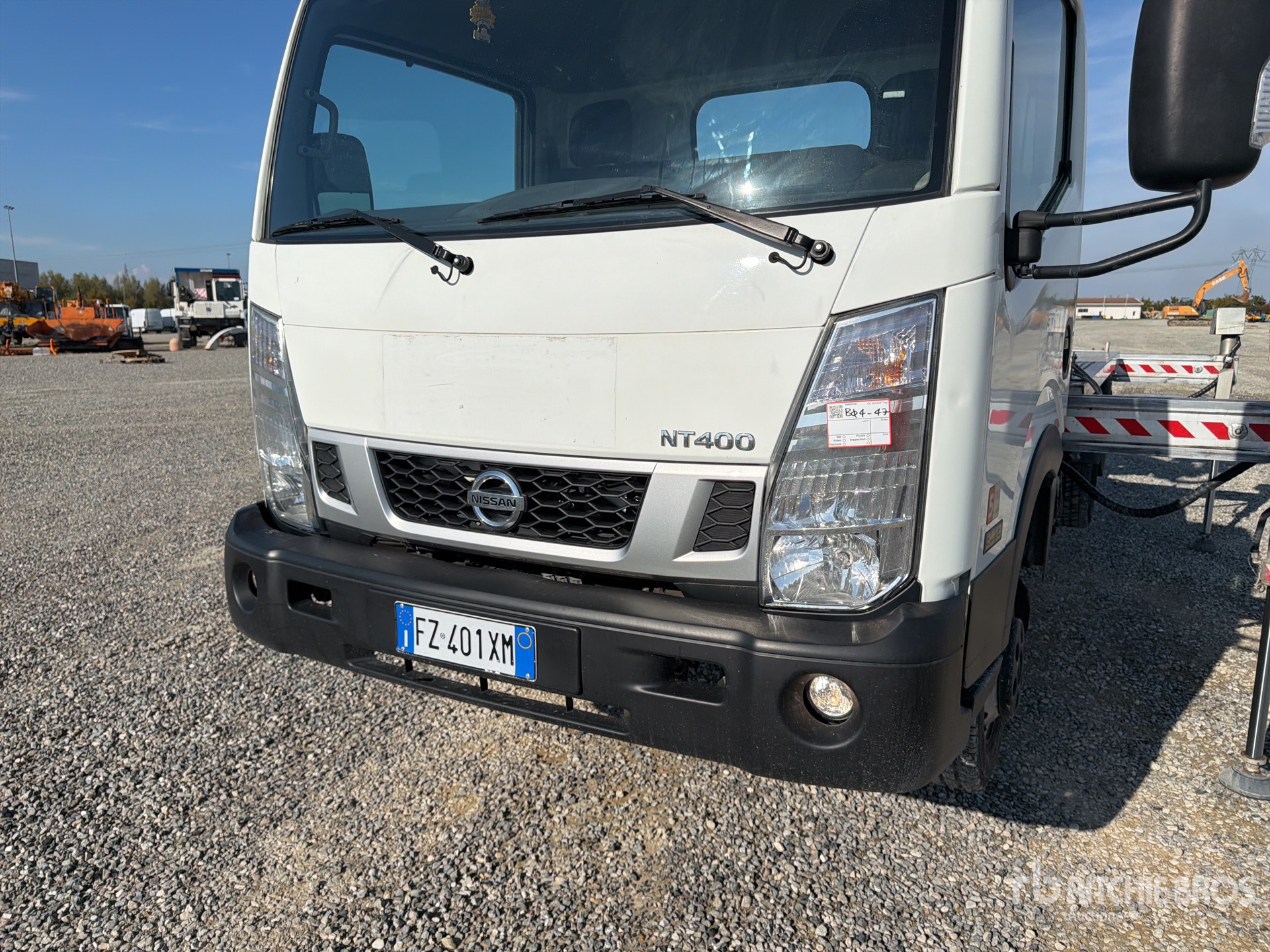 Nissan NT400