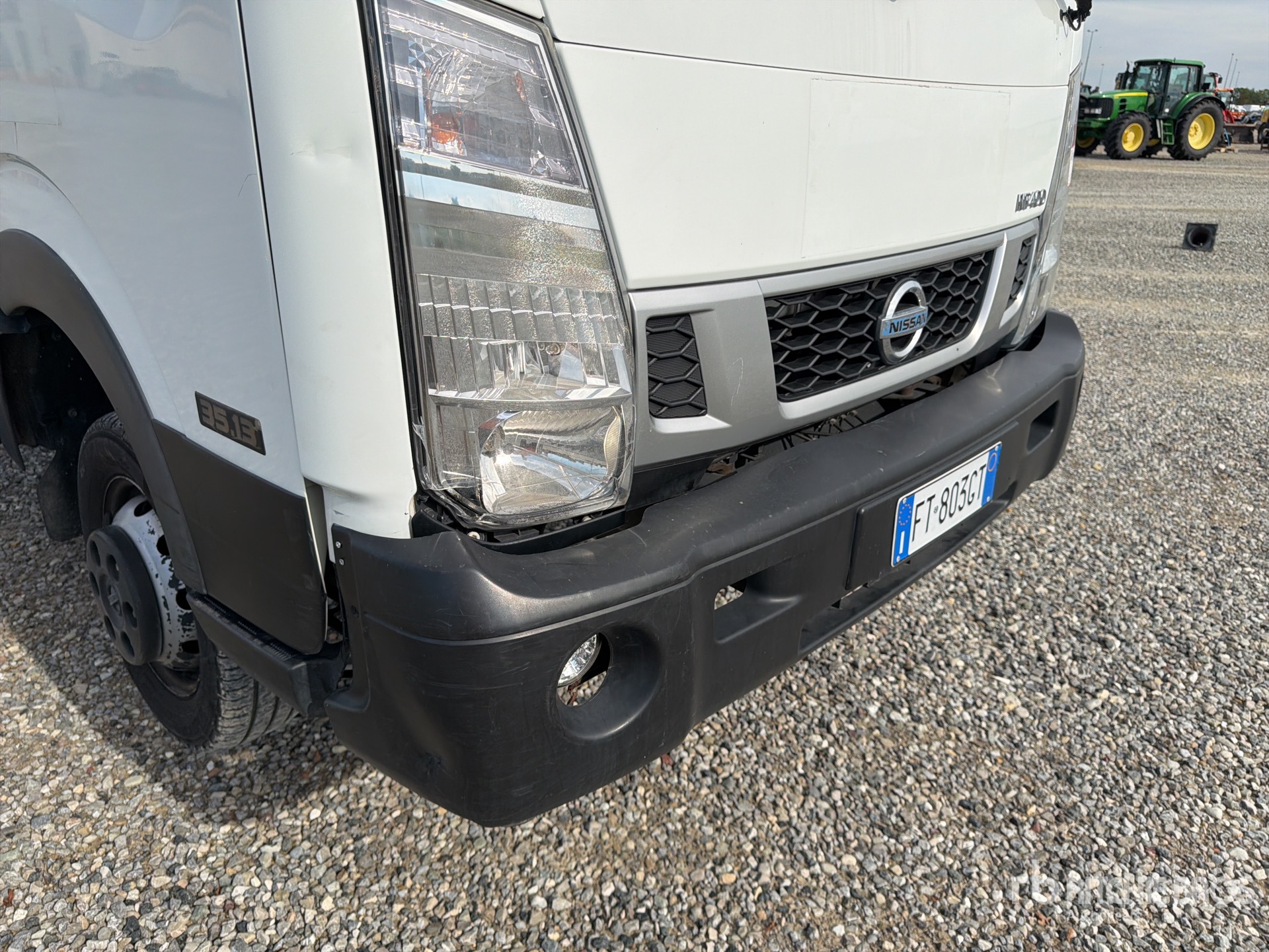 Nissan NT400