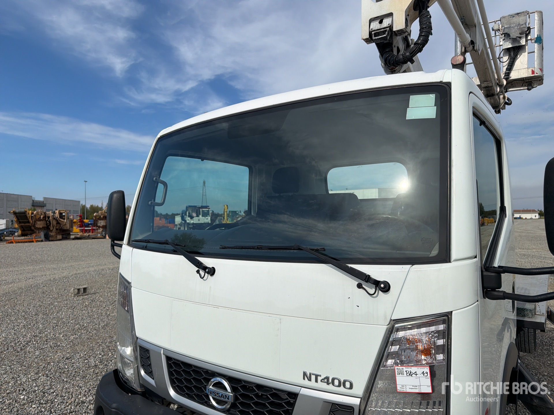 Nissan NT400