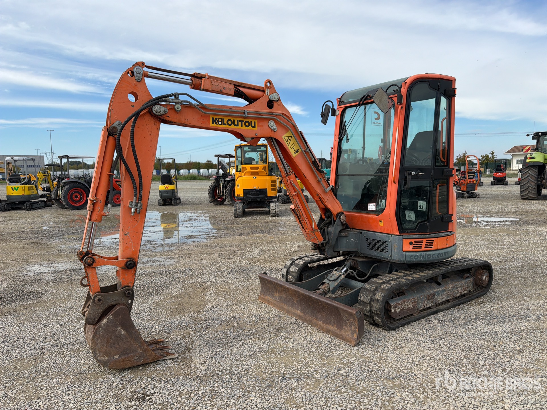 Photo of 2014 Yanmar VIO33U