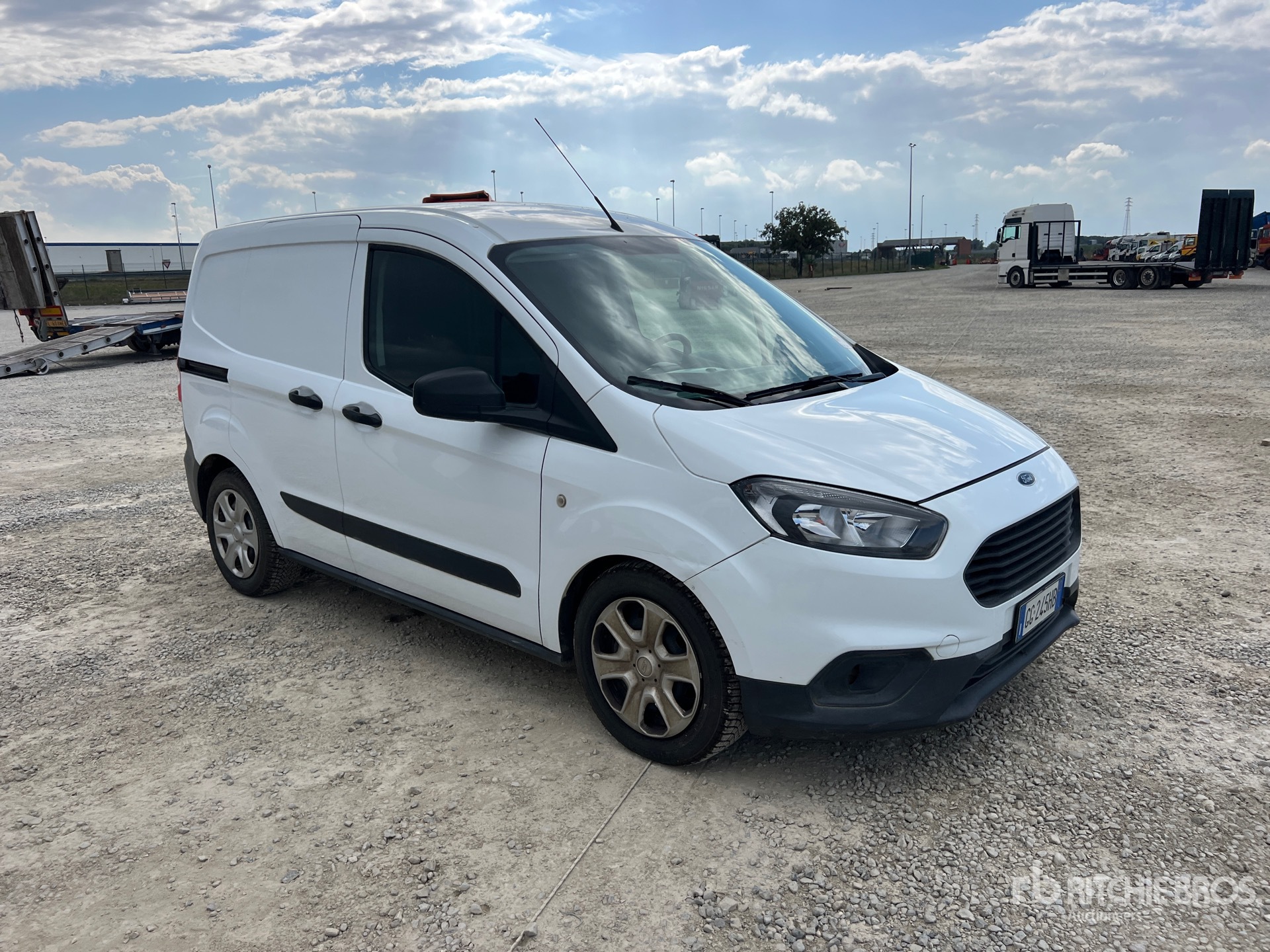 2021 Ford TRANSIT COURIER