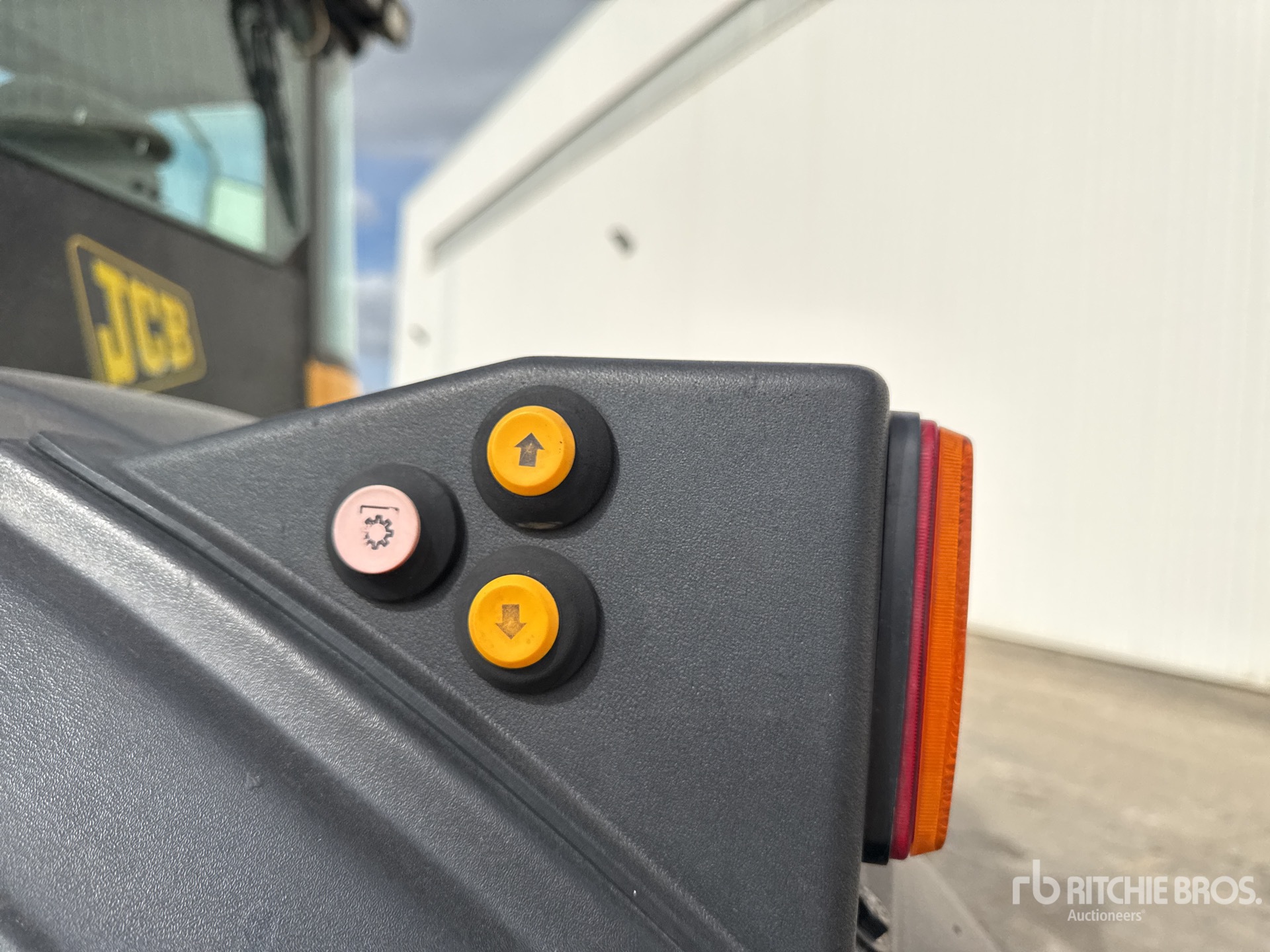 2003 JCB FASTRAC 3185