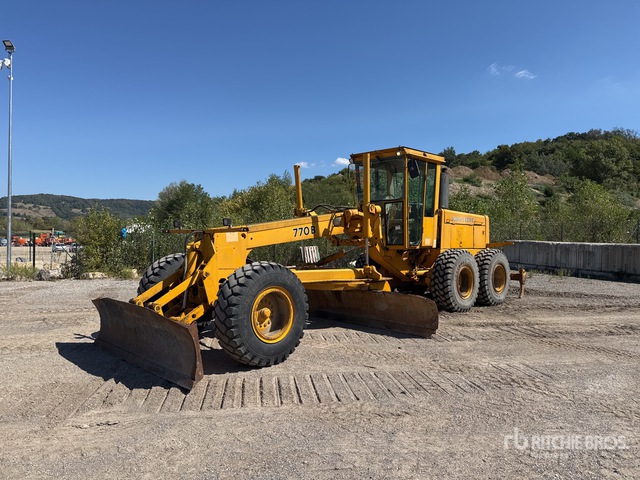 1991 John Deere 770B Motor Grader