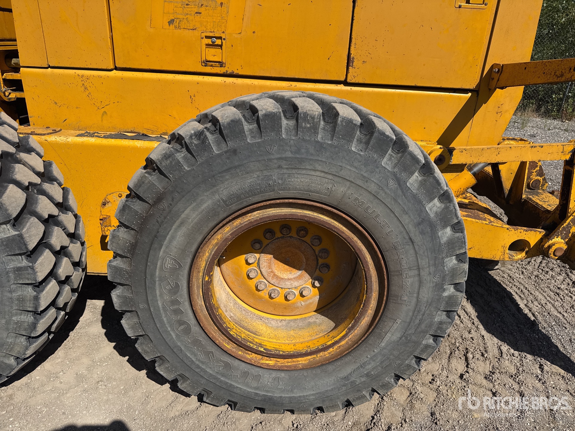 1991 John Deere 770B