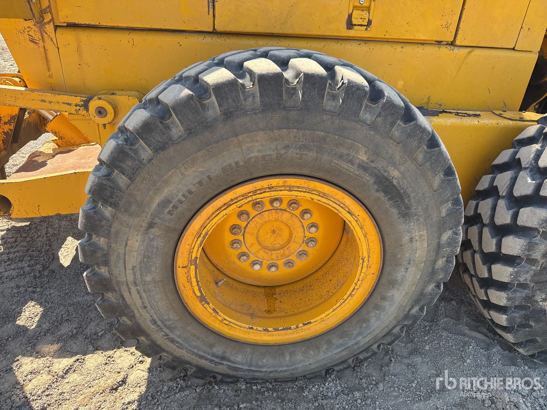 1991 John Deere 770B