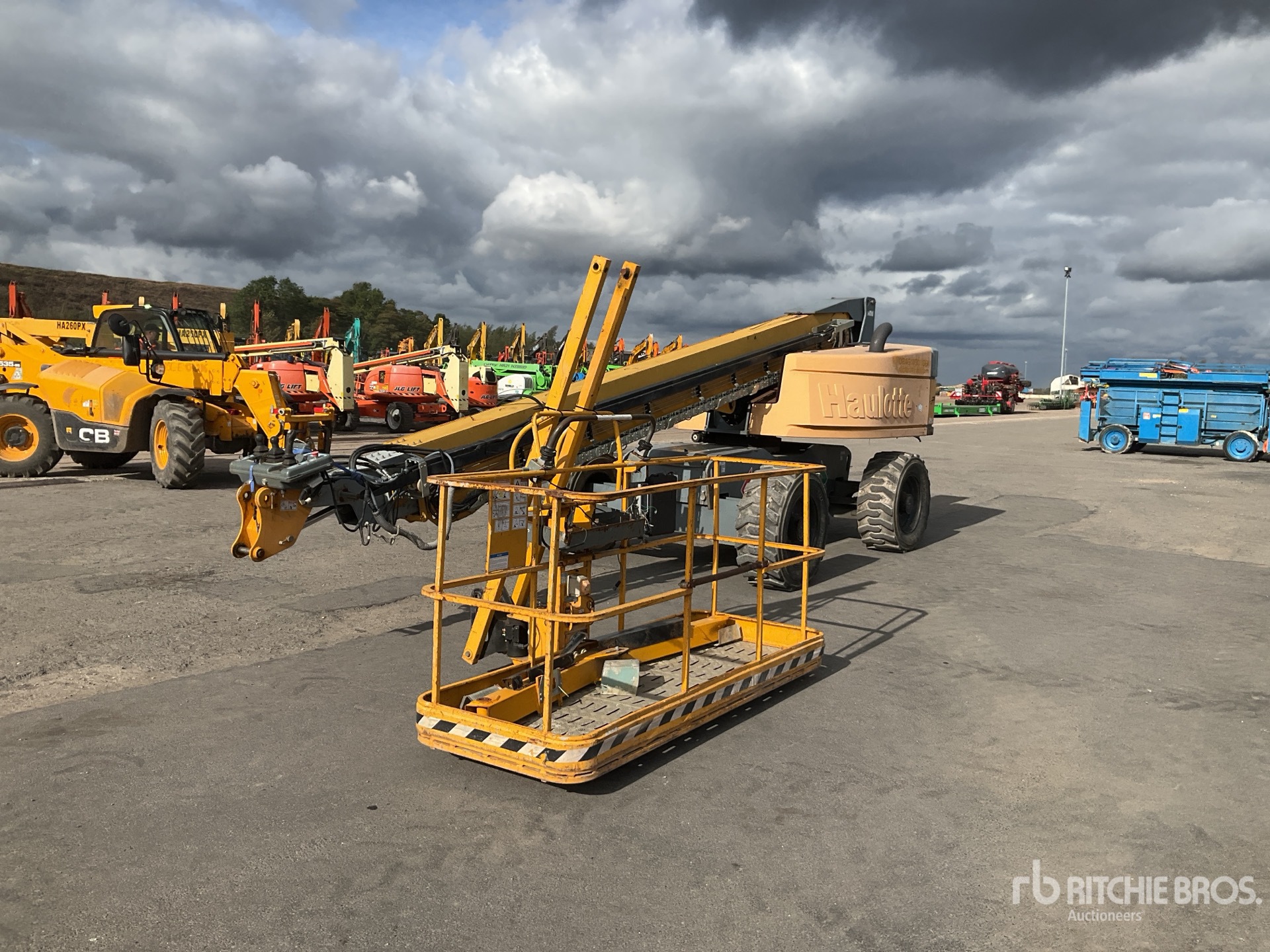 2014 Haulotte HT23RTJ