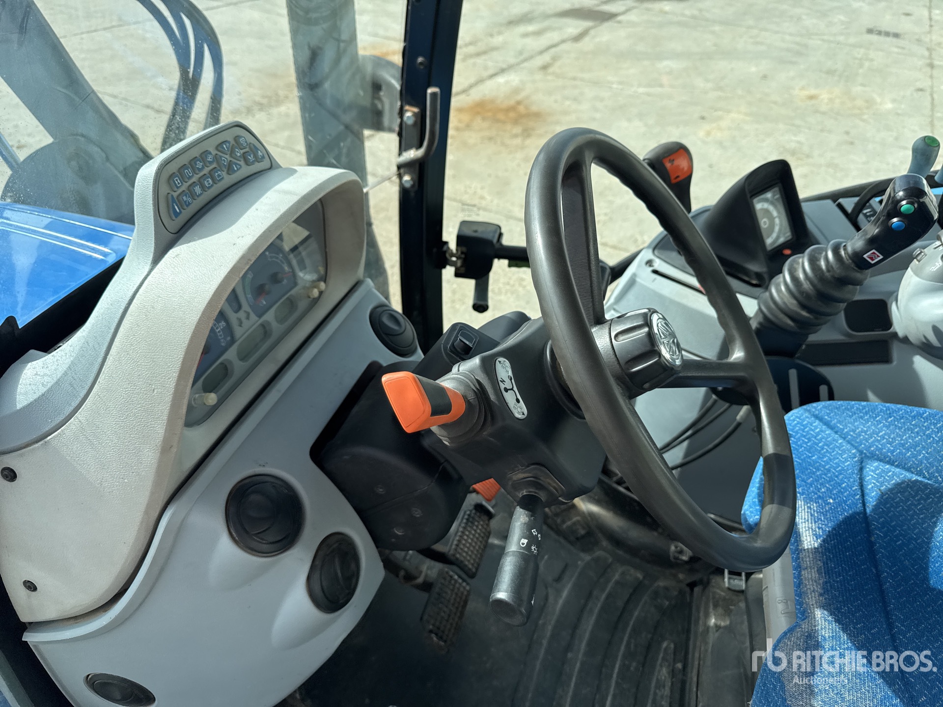 2013 New Holland T6.165